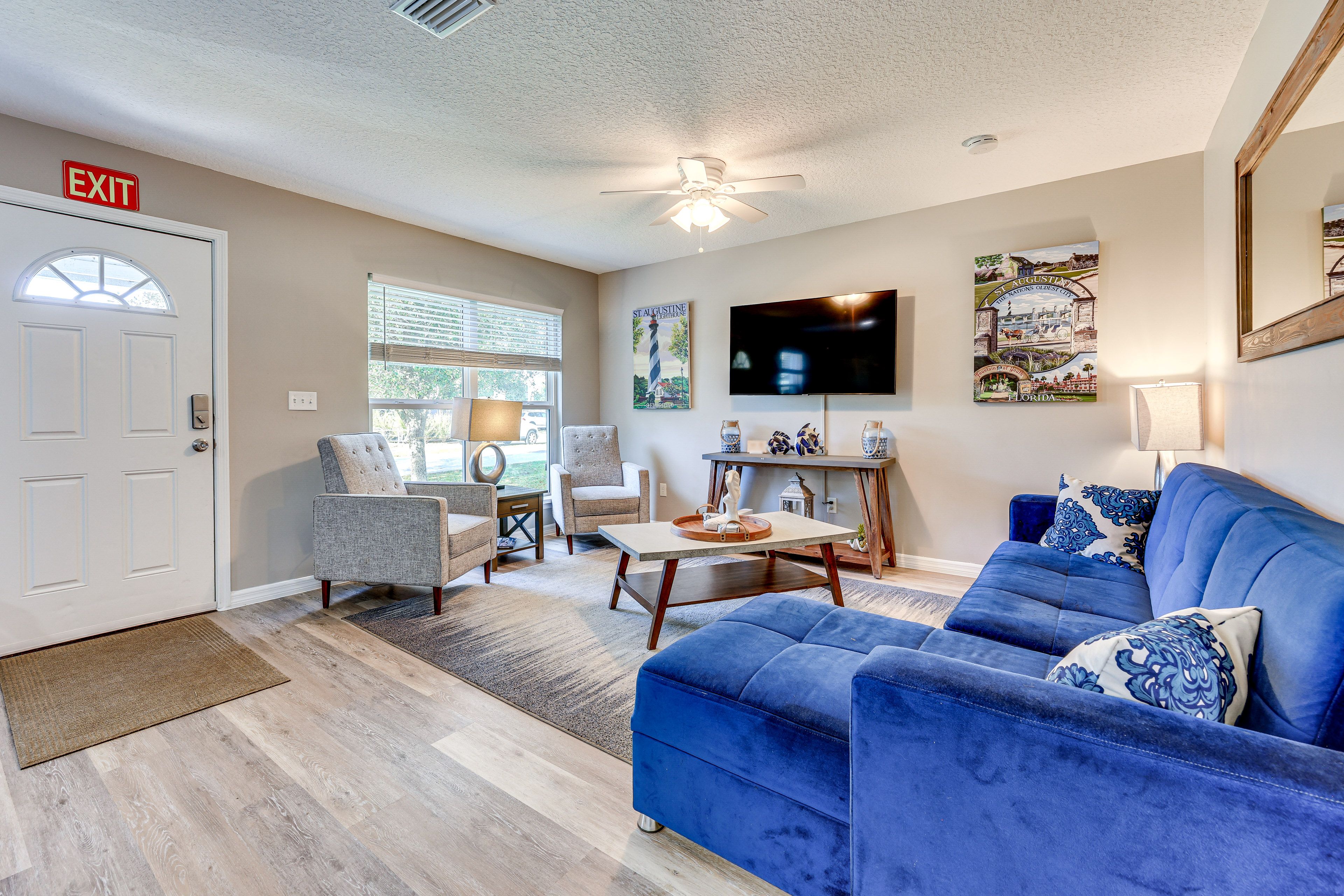 Living Room | Free WiFi