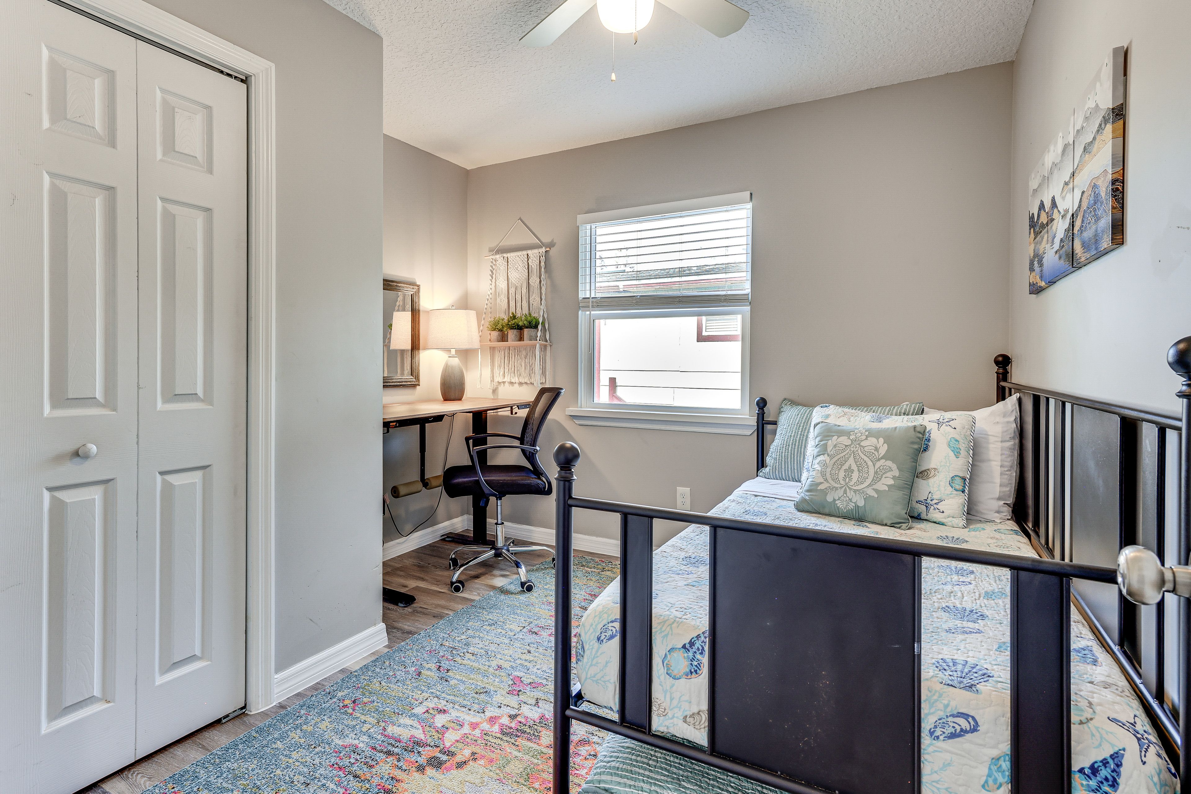 Bedroom 3 | Twin Daybed w/ Twin Trundle