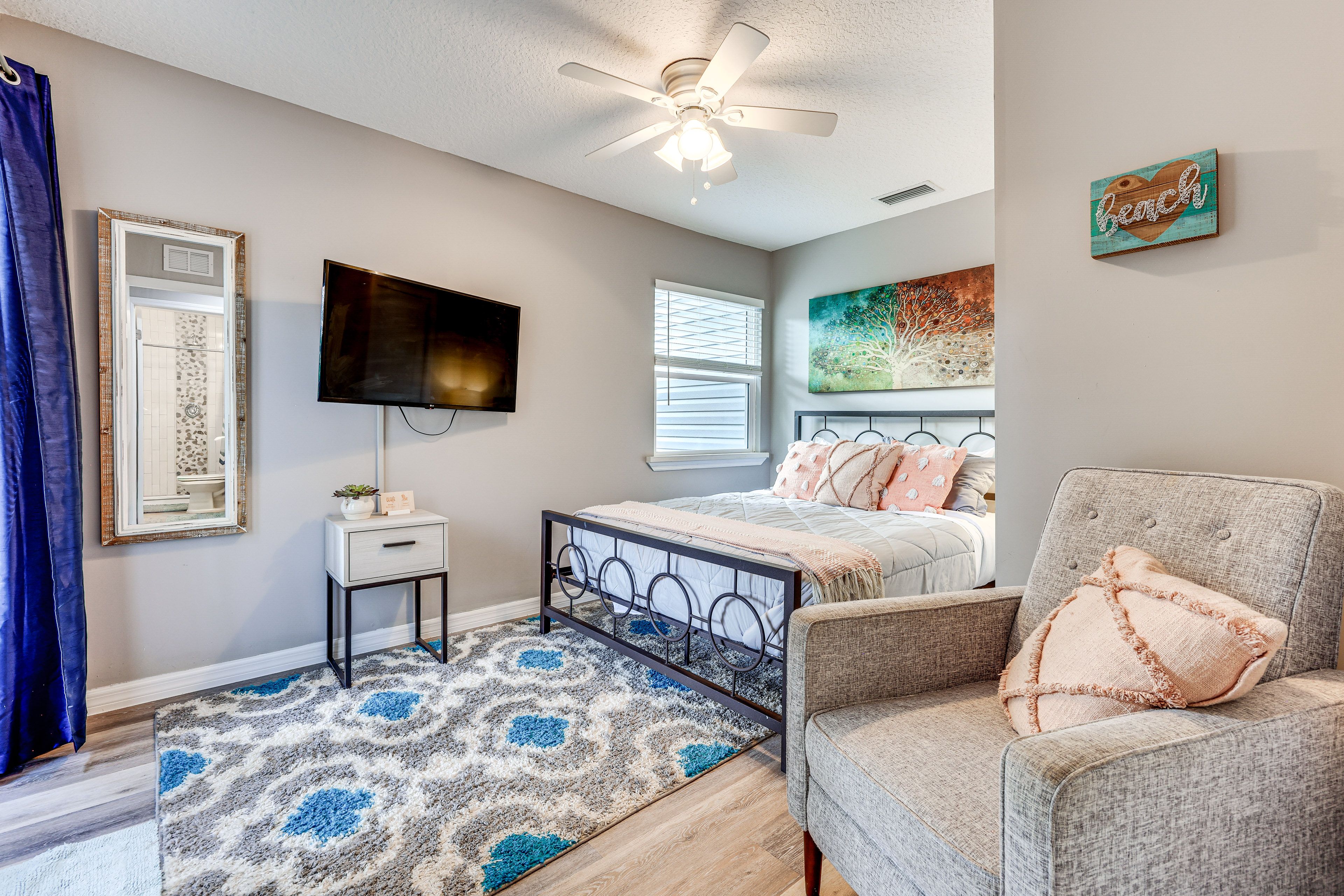 Bedroom 1 | Queen Bed | Linens Provided