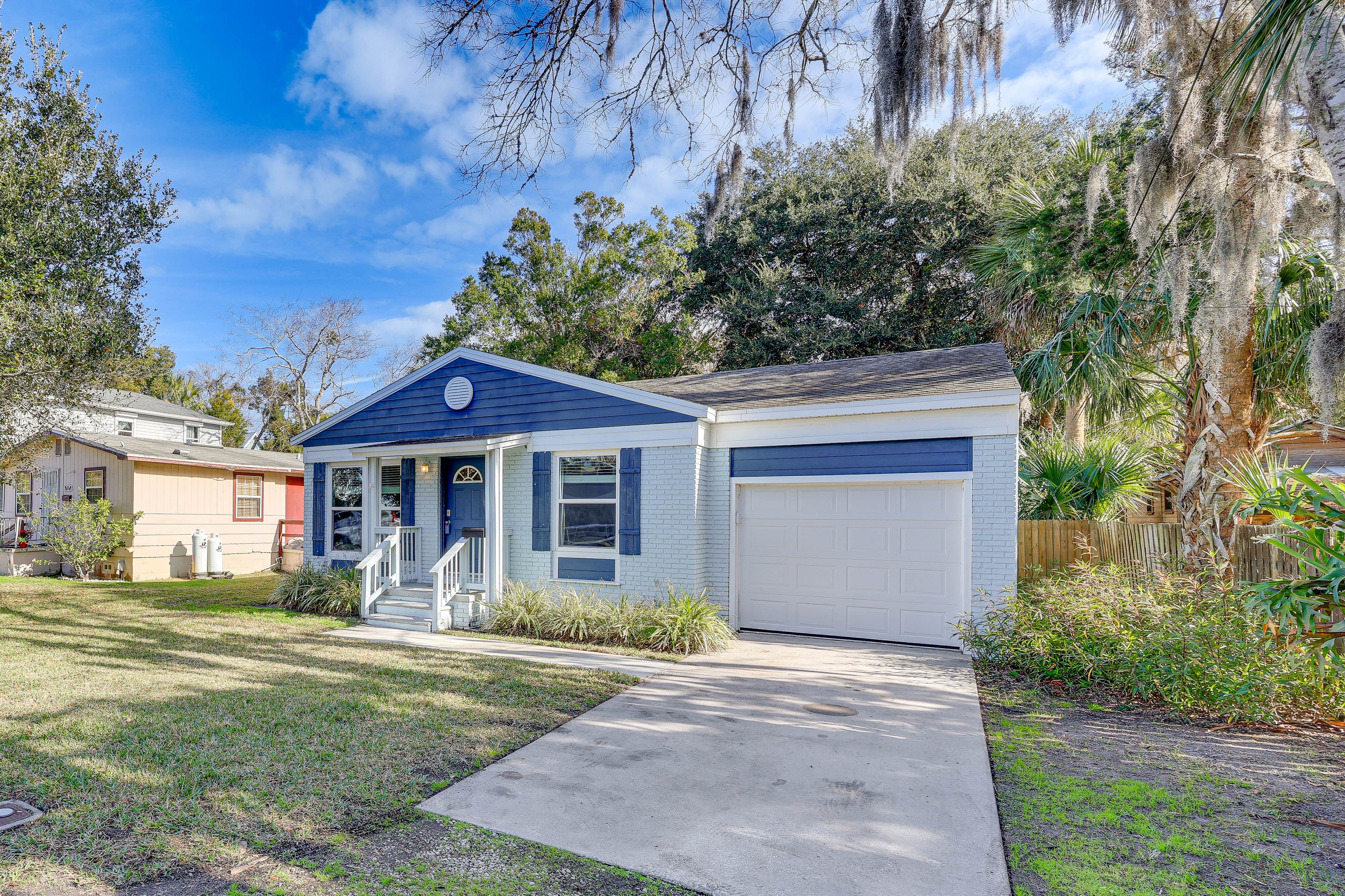 Driveway Parking (1 Vehicle)