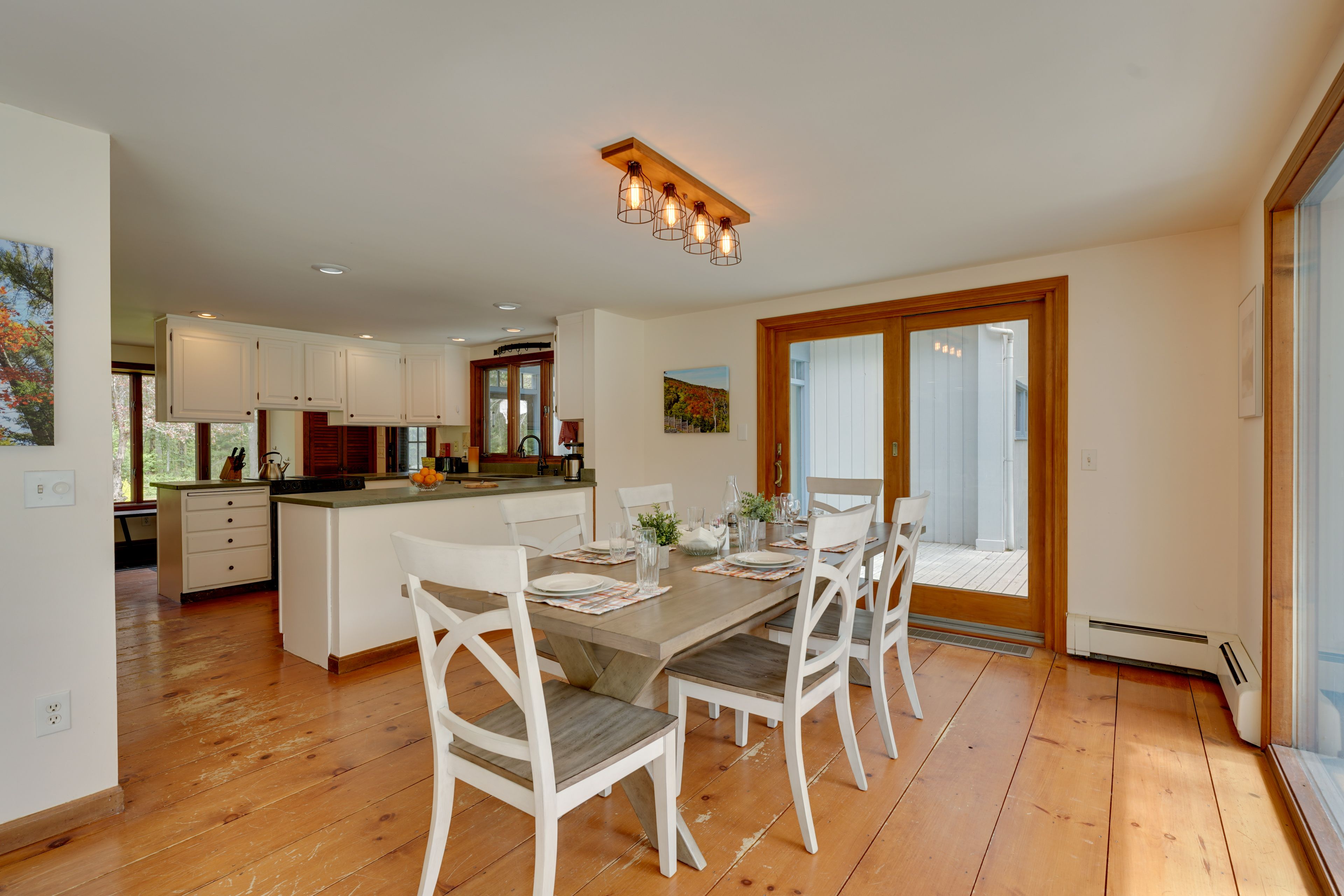 Dining Room | Dishware & Flatware Provided