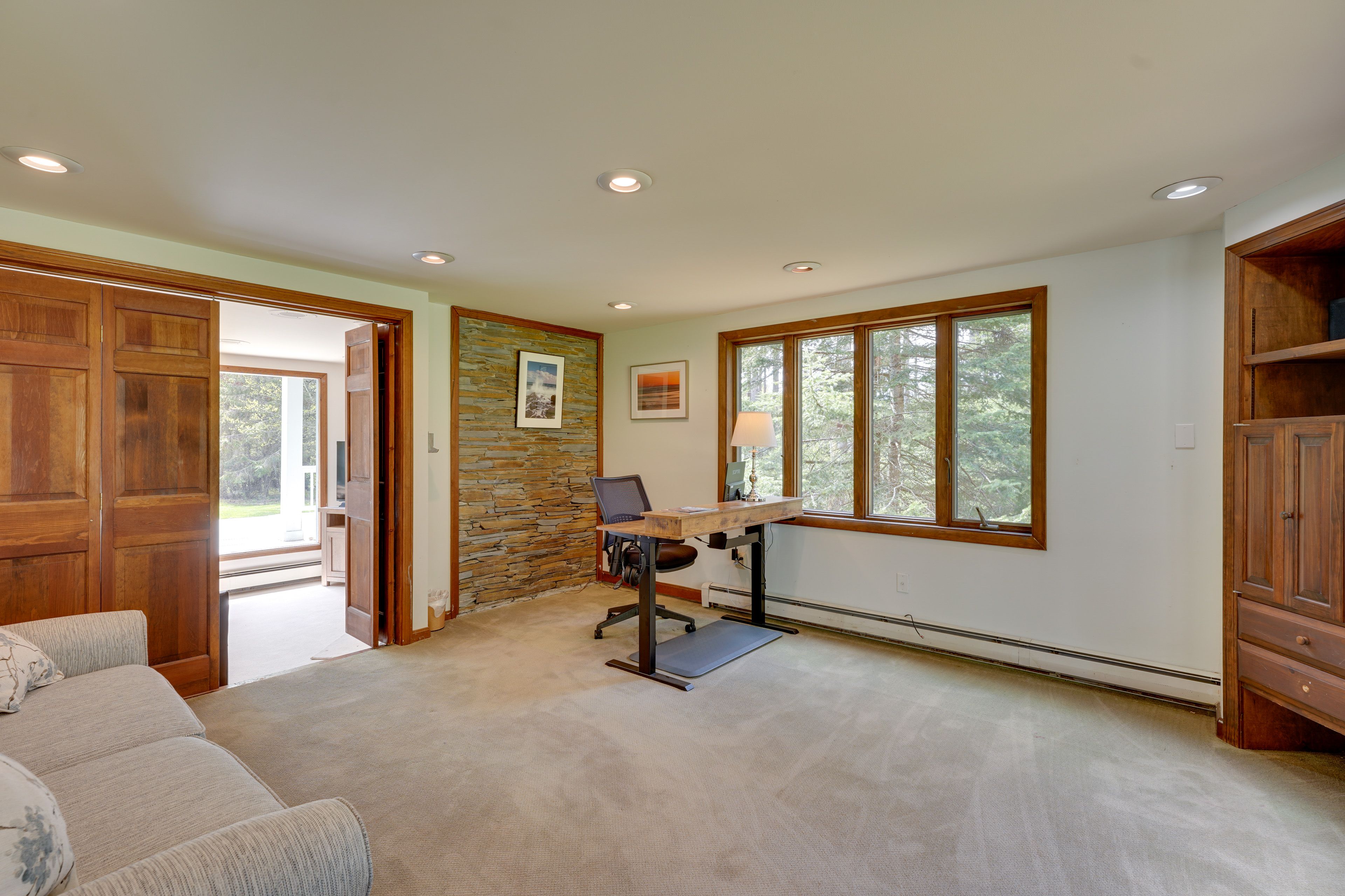 Office | Sleeper Sofa | Laptop-Friendly Workspace