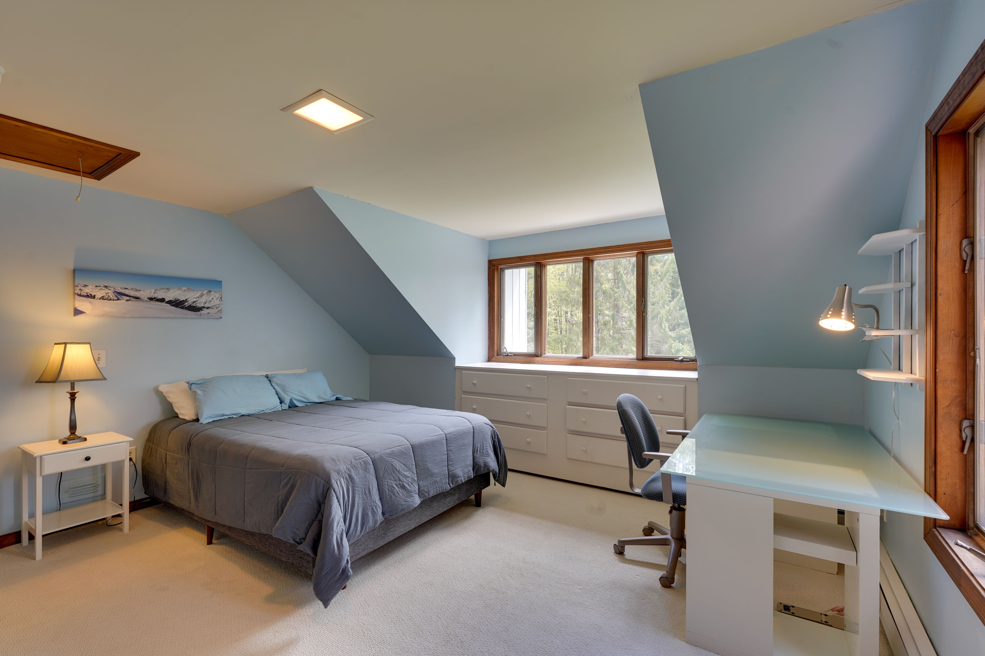 Bedroom 2 | Queen Bed