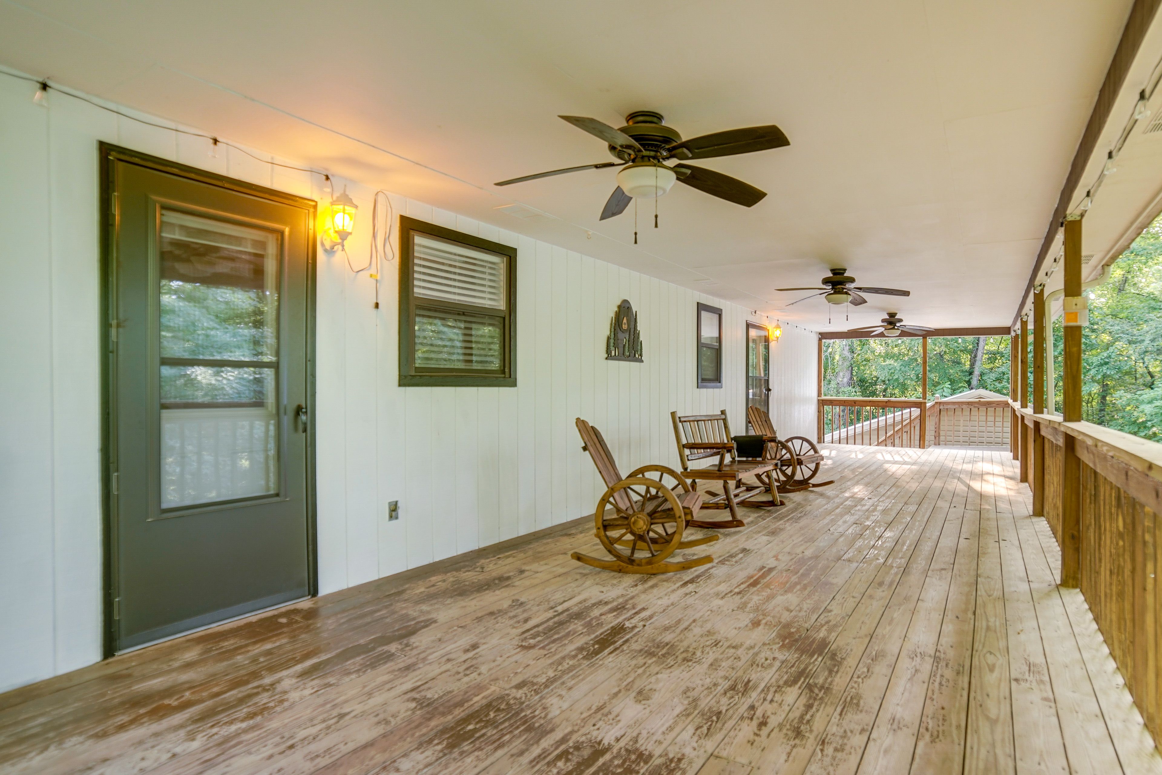 Upper Deck | Free WiFi | Private Yard