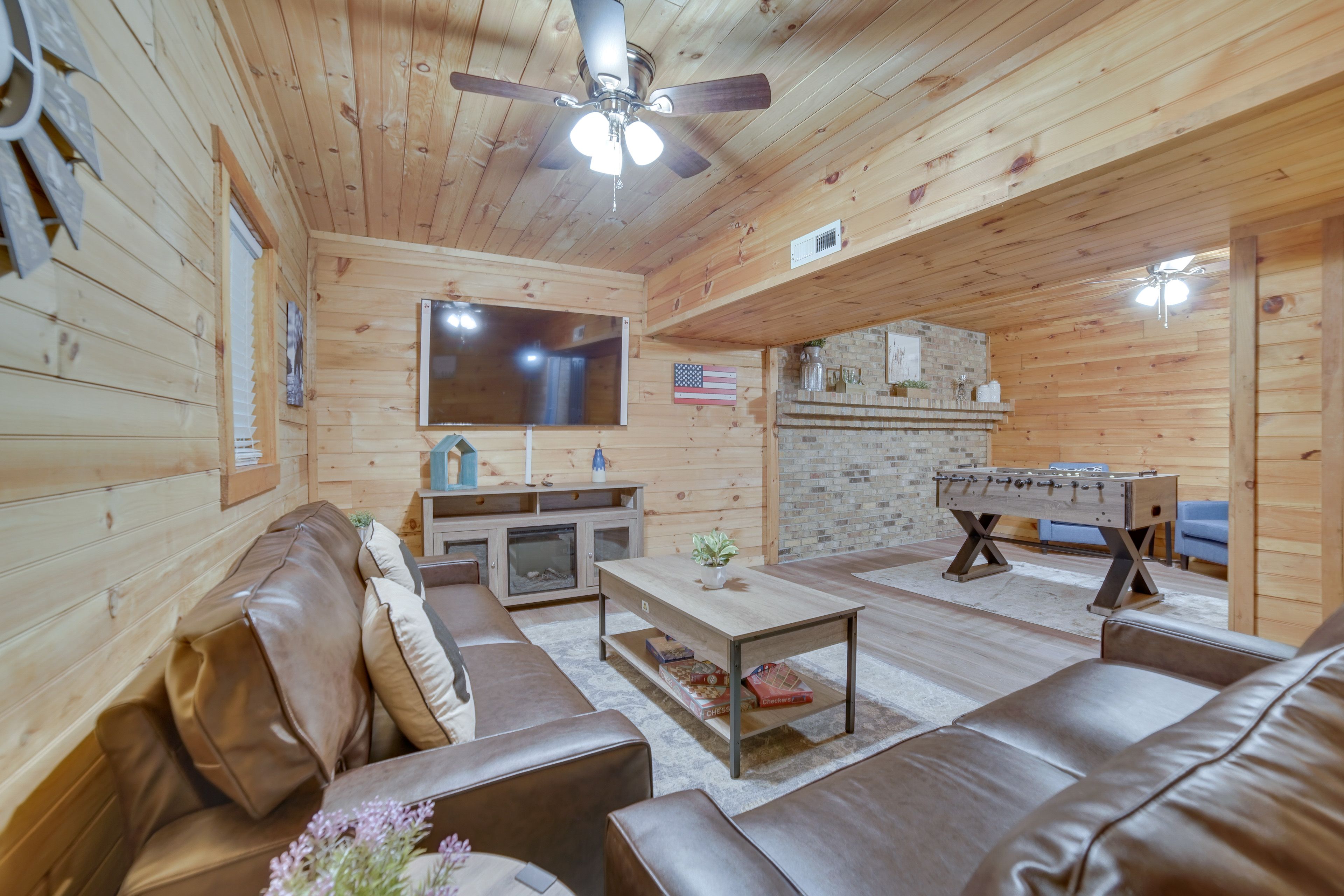 Kodak Vacation Rental | 3BR | 2.5BA | 1,700 Sq Ft | Stairs Required