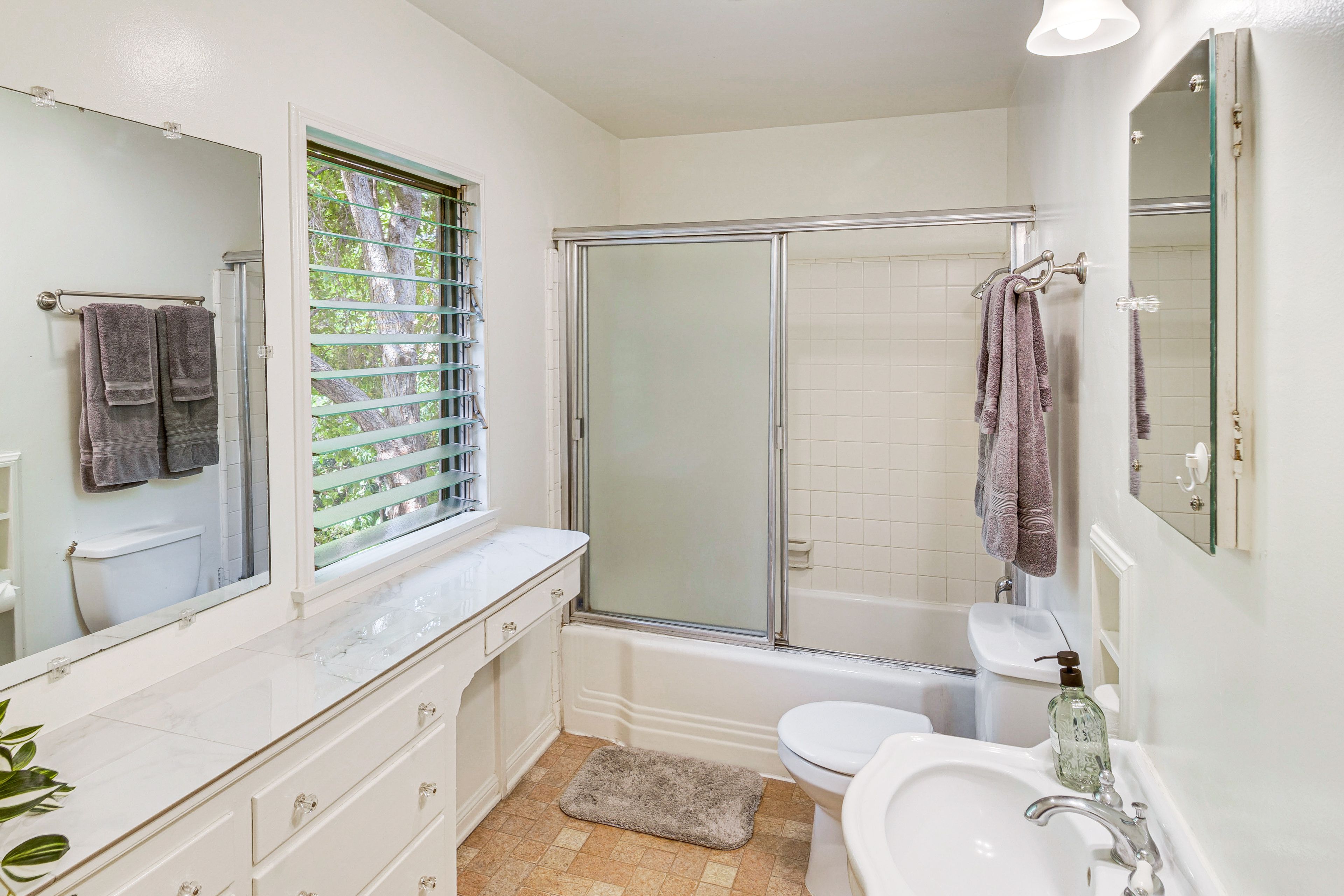 Full Bathroom | Complimentary Toiletries | Hair Dryer | Towels Provided