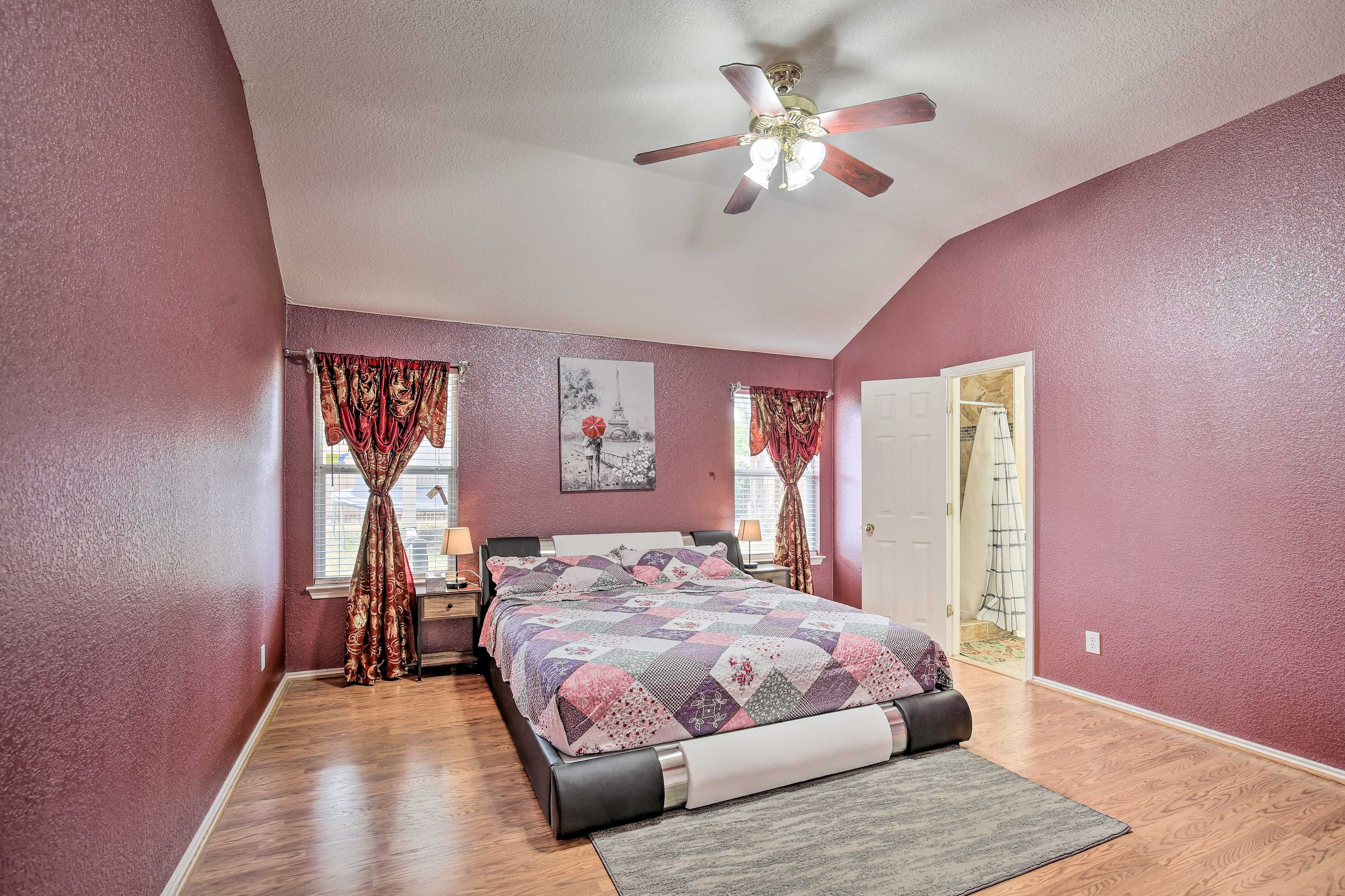 Bedroom 1 | King Bed