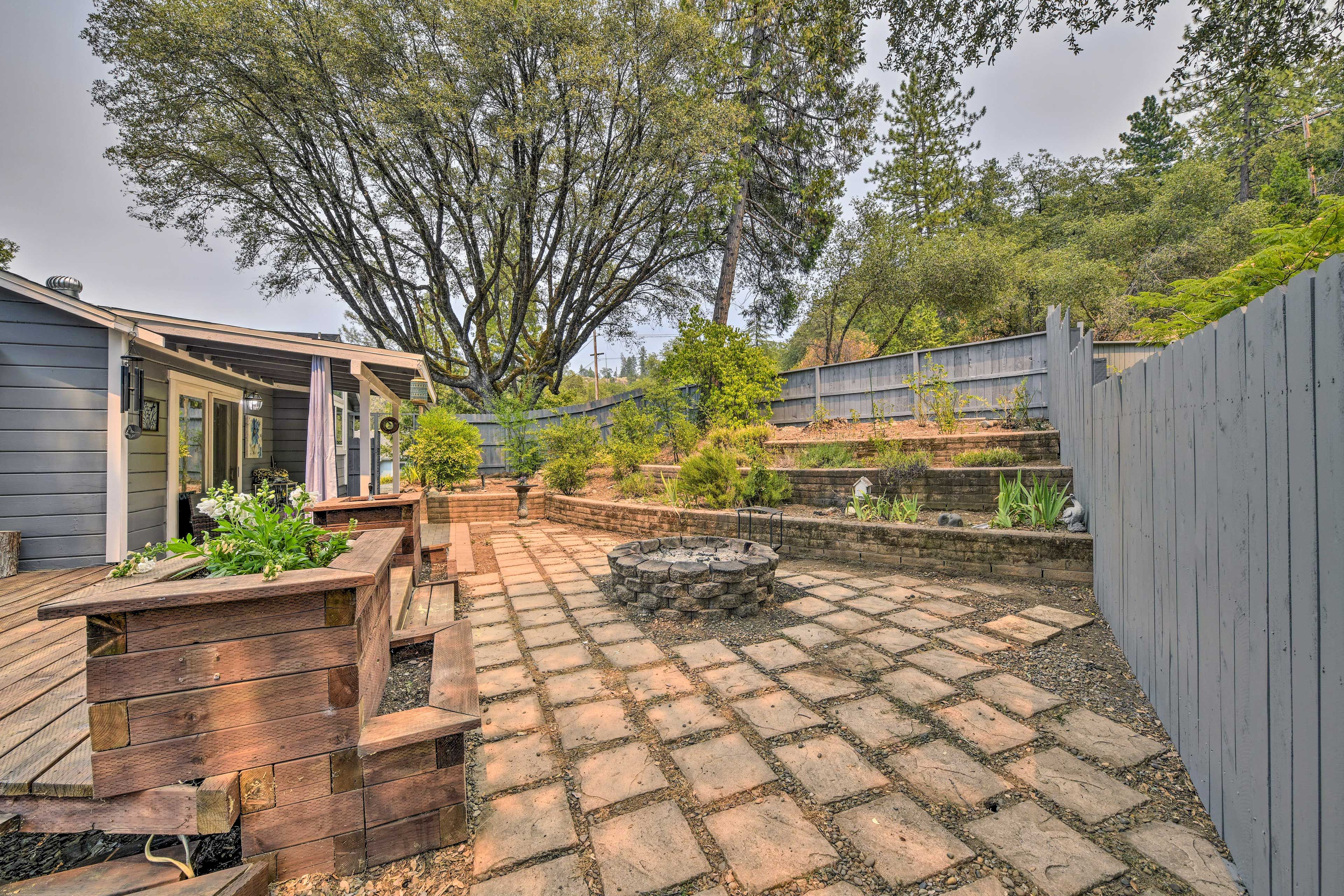 Patio | Fire Pit (Bring Your Own Wood)