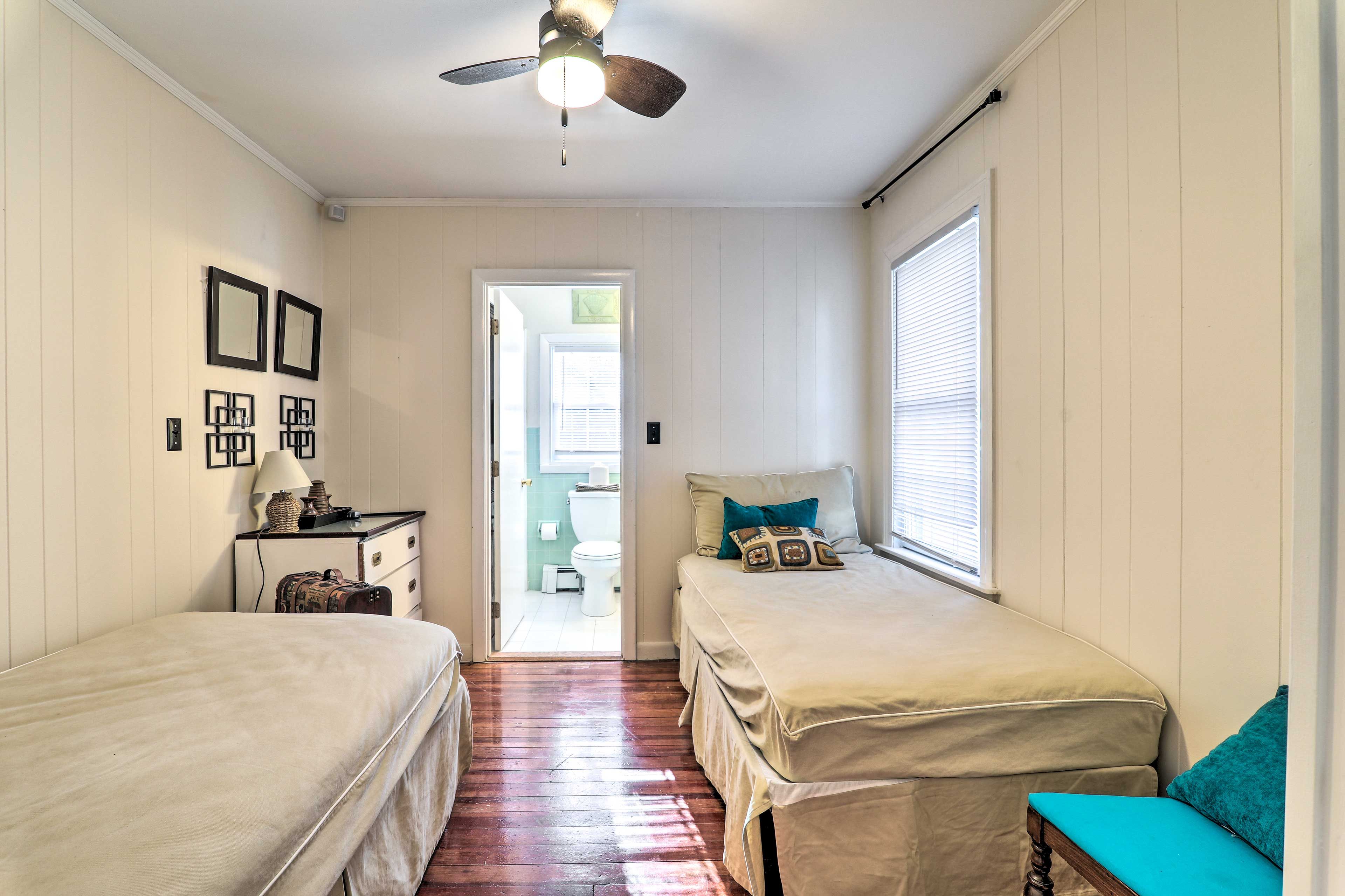 Bedroom 3 | 1st Floor | 2 Twin Beds