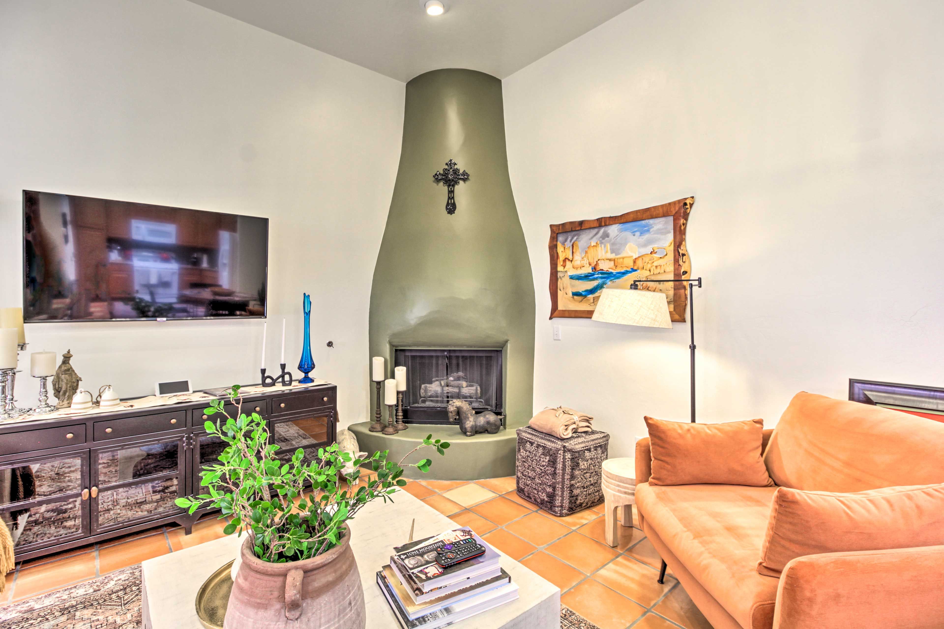 Living Room | Gas Fireplace | Smart TV w/ Dish Network