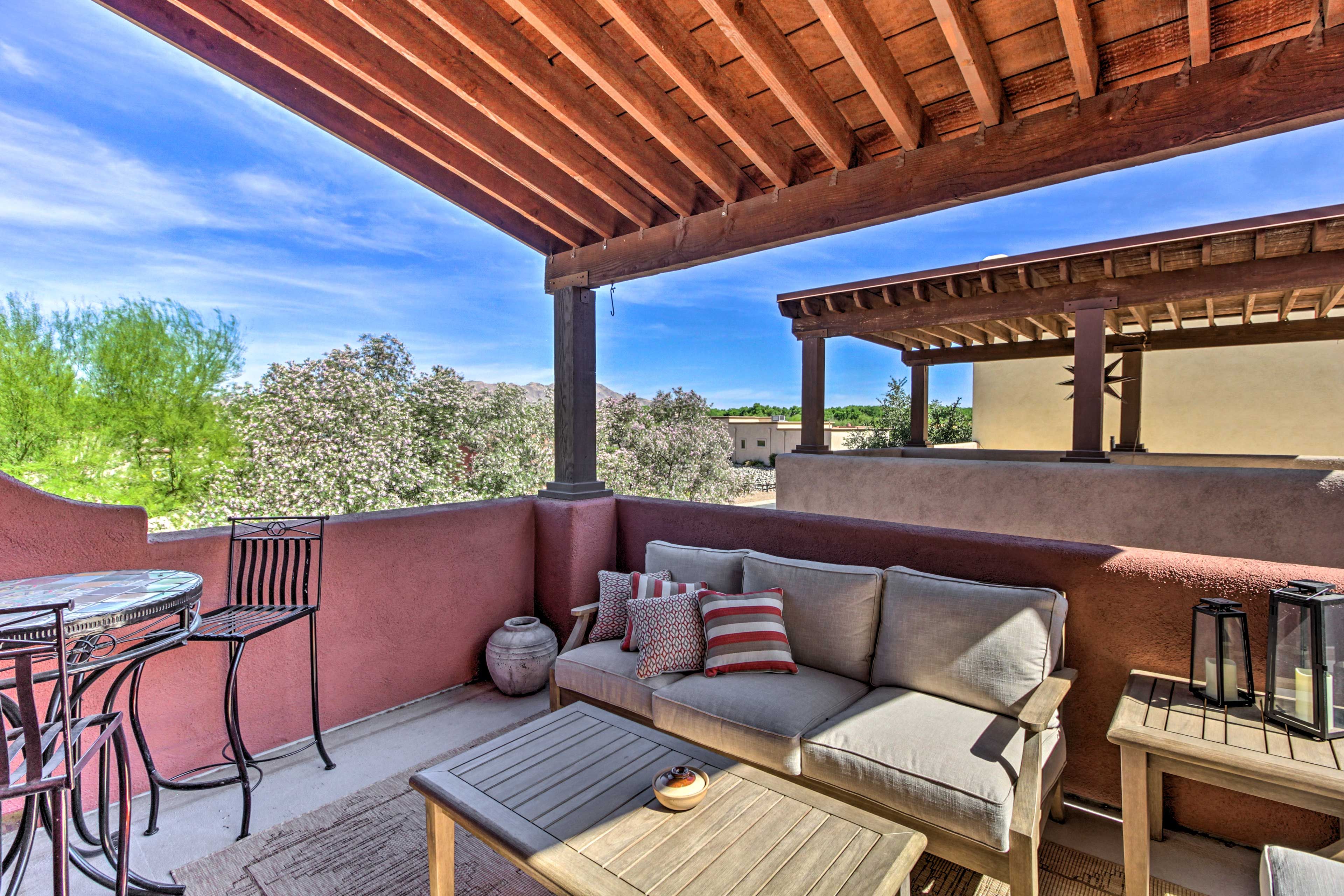 Viewing Deck | Sofa Chairs | Bistro Table