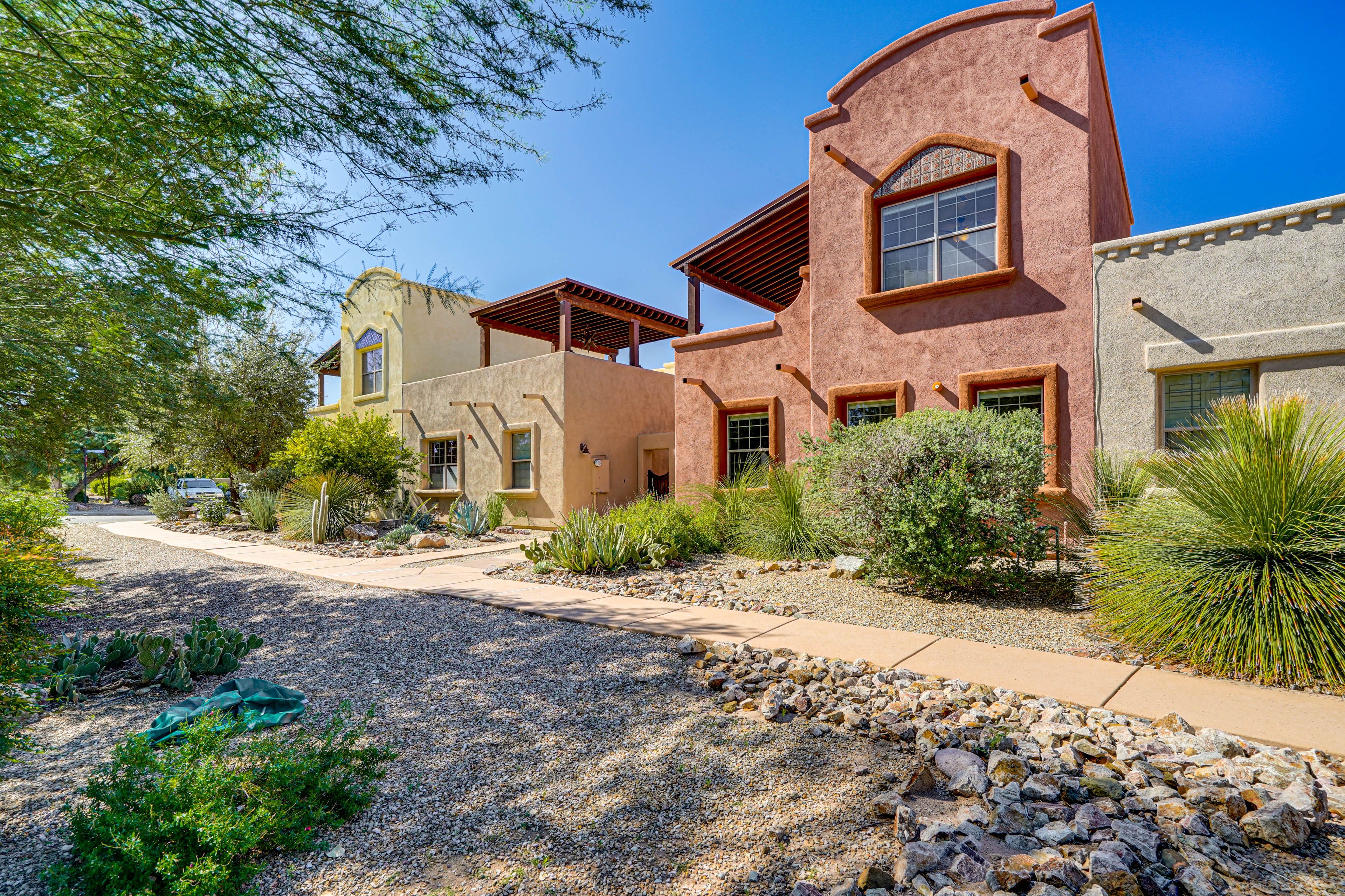 Parking | Unassigned Carport & Open Lot Spaces