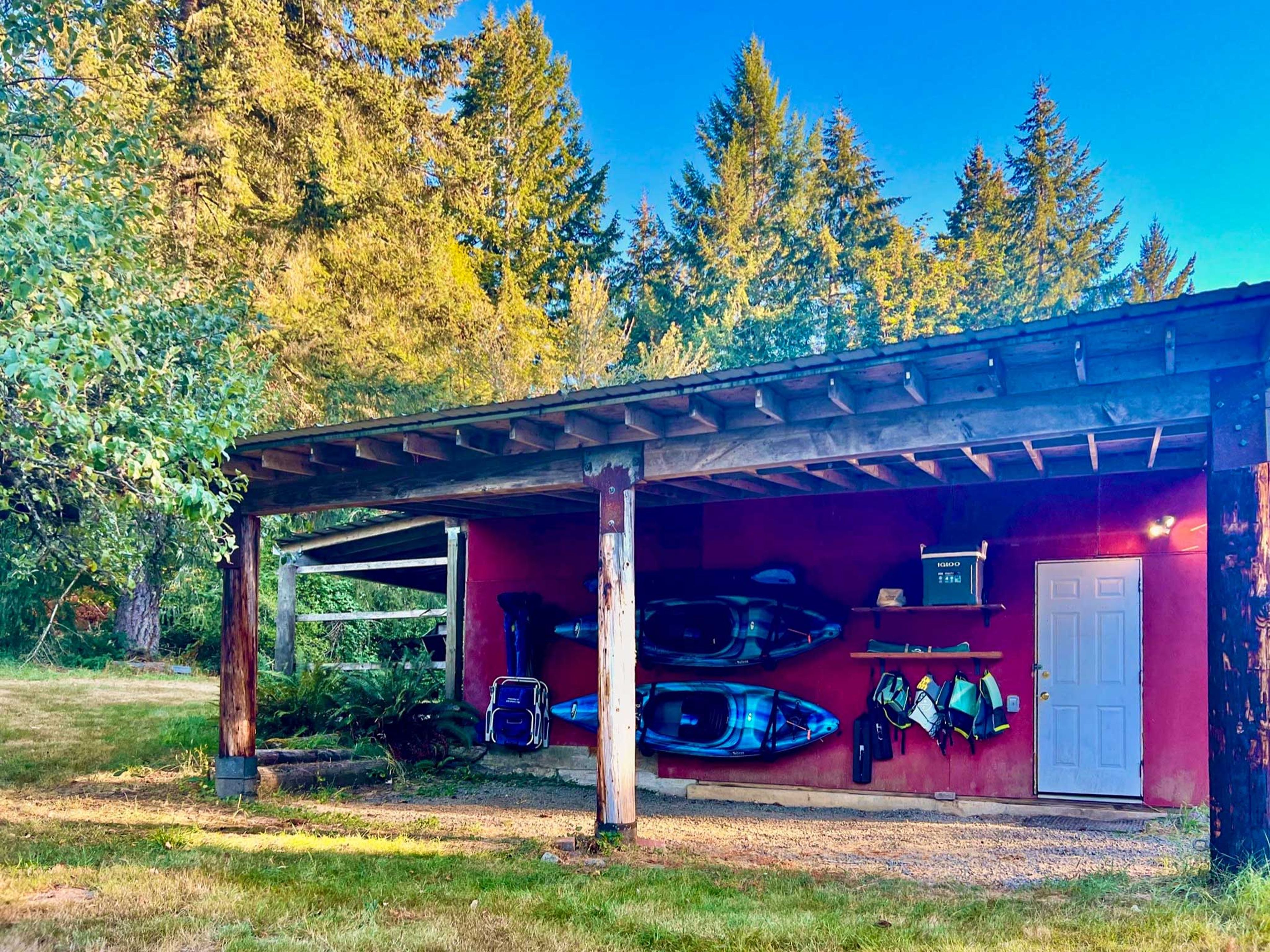 House Exterior | 2 Kayaks