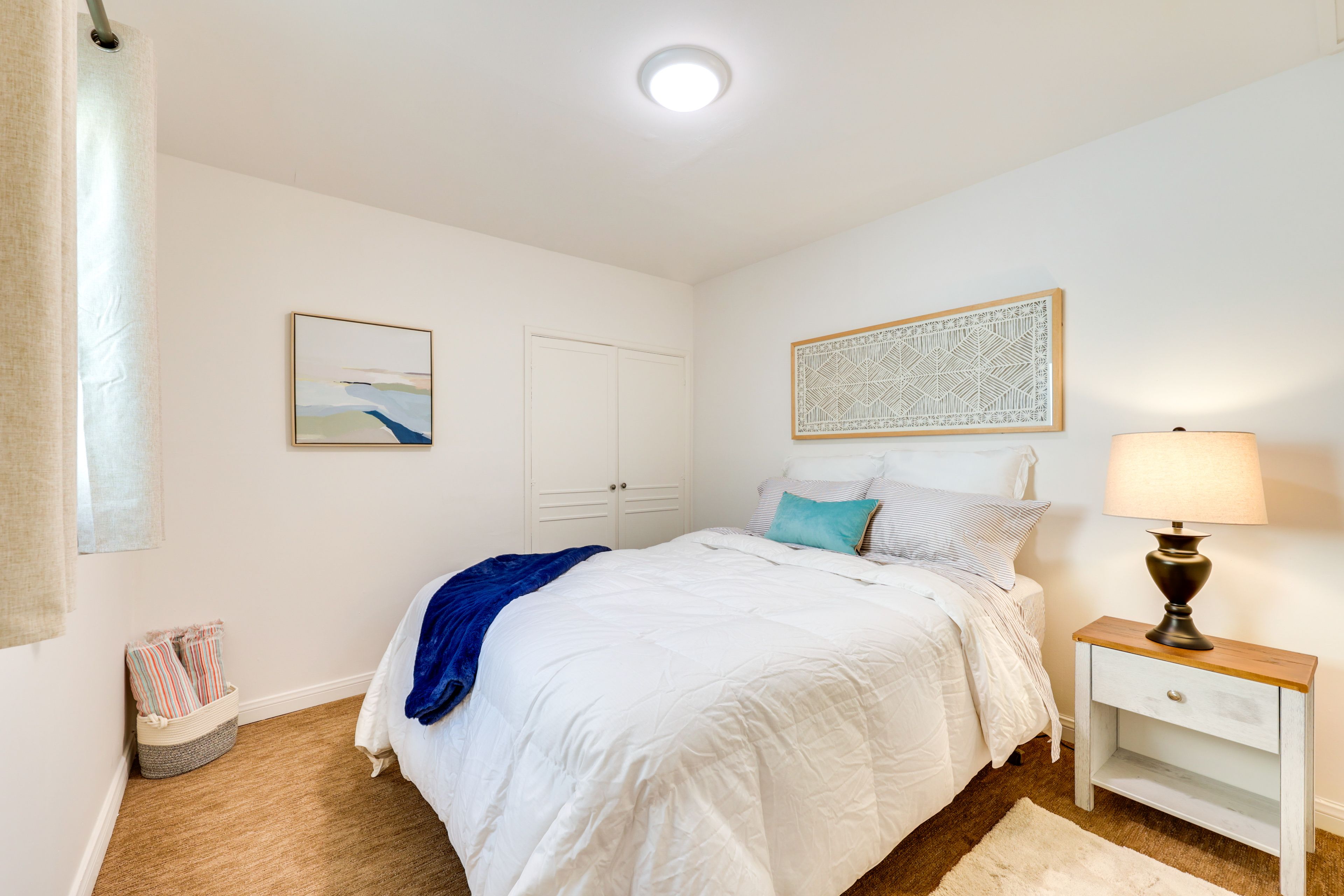 Bedroom | Queen Bed