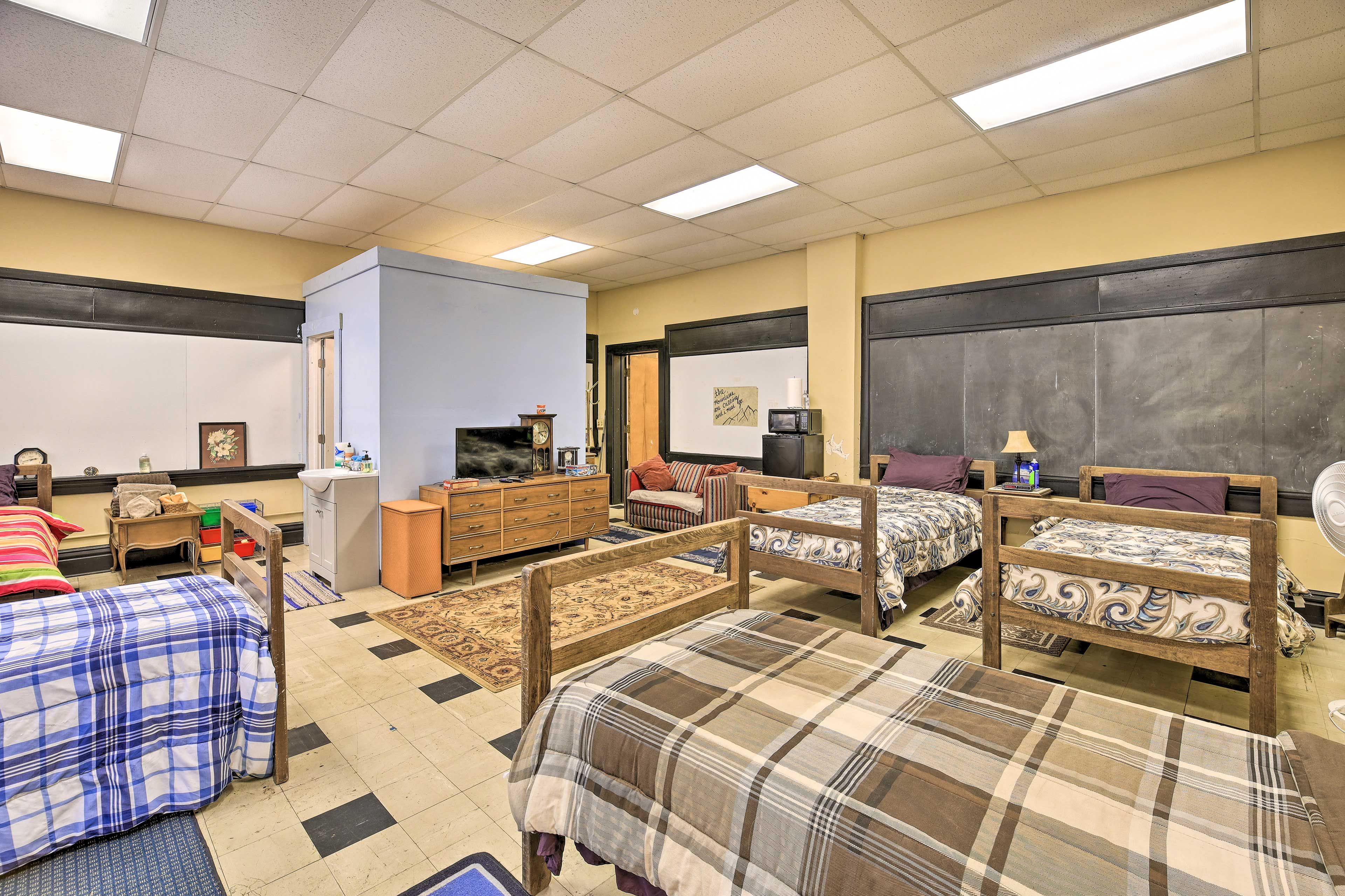 Studio | 6 Twin Beds | Smart TV | Board Games