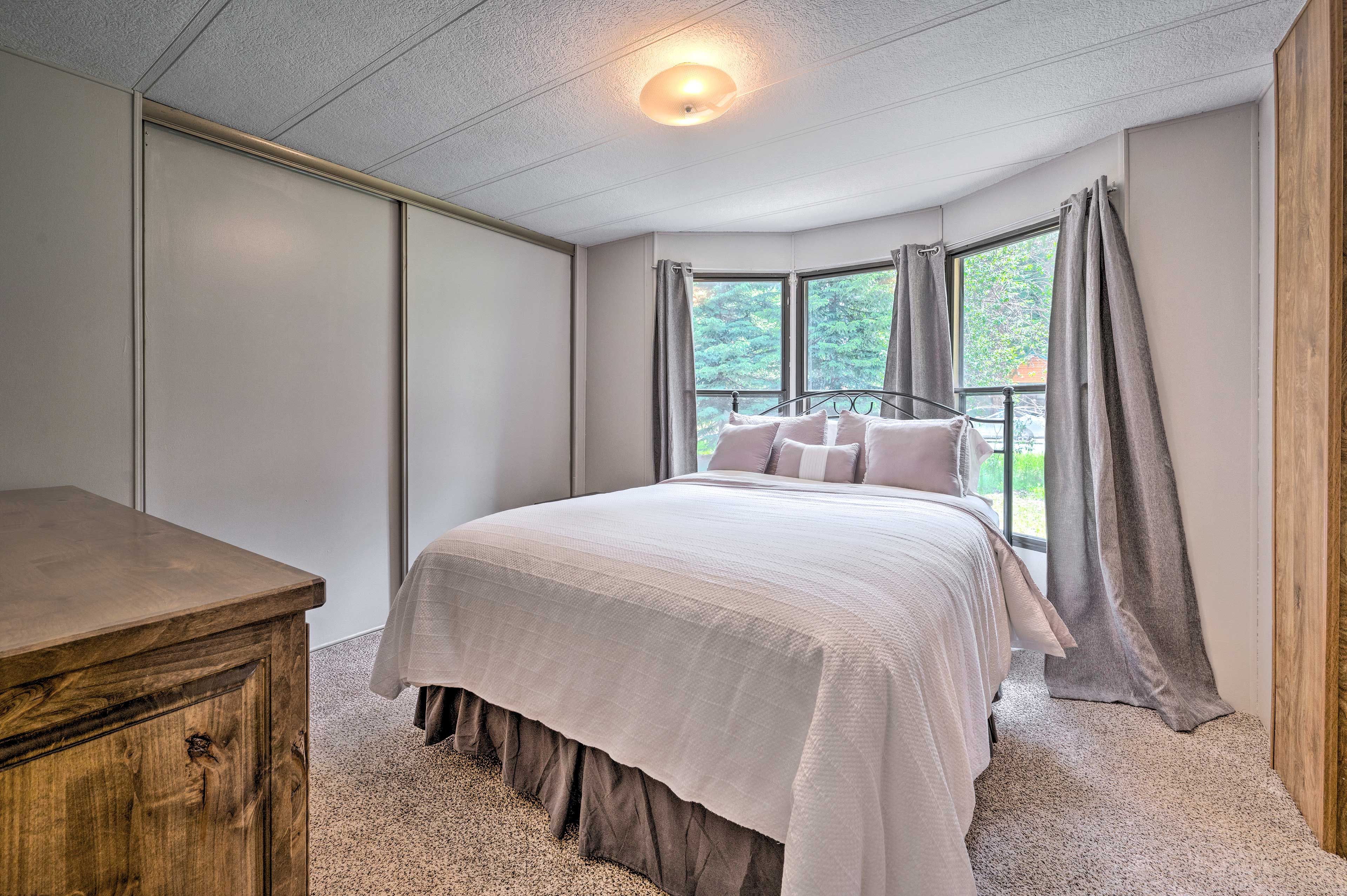 Bedroom 1 | Queen Bed | Linens Provided