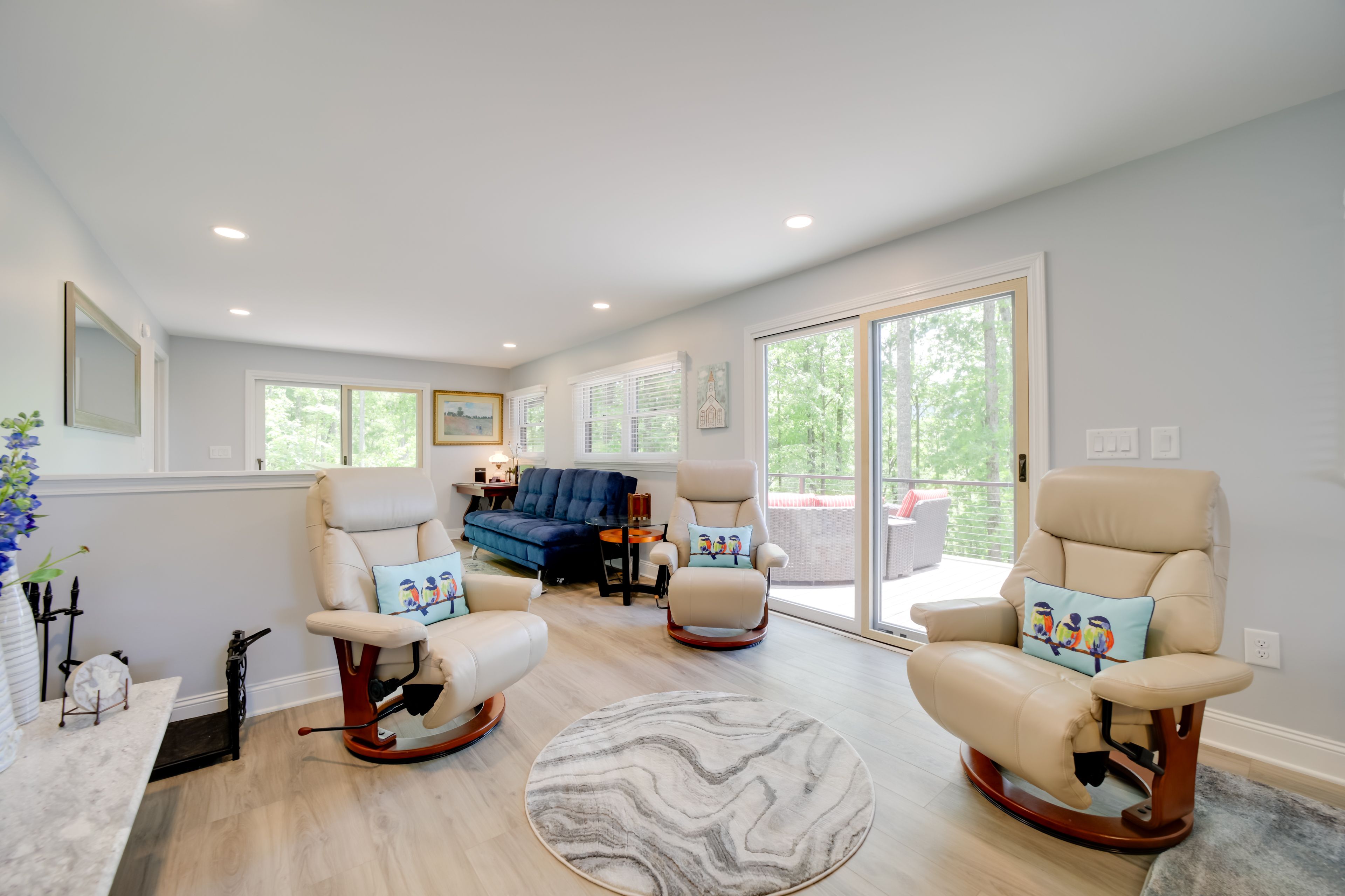 Living Room | Main Level | Queen Futon