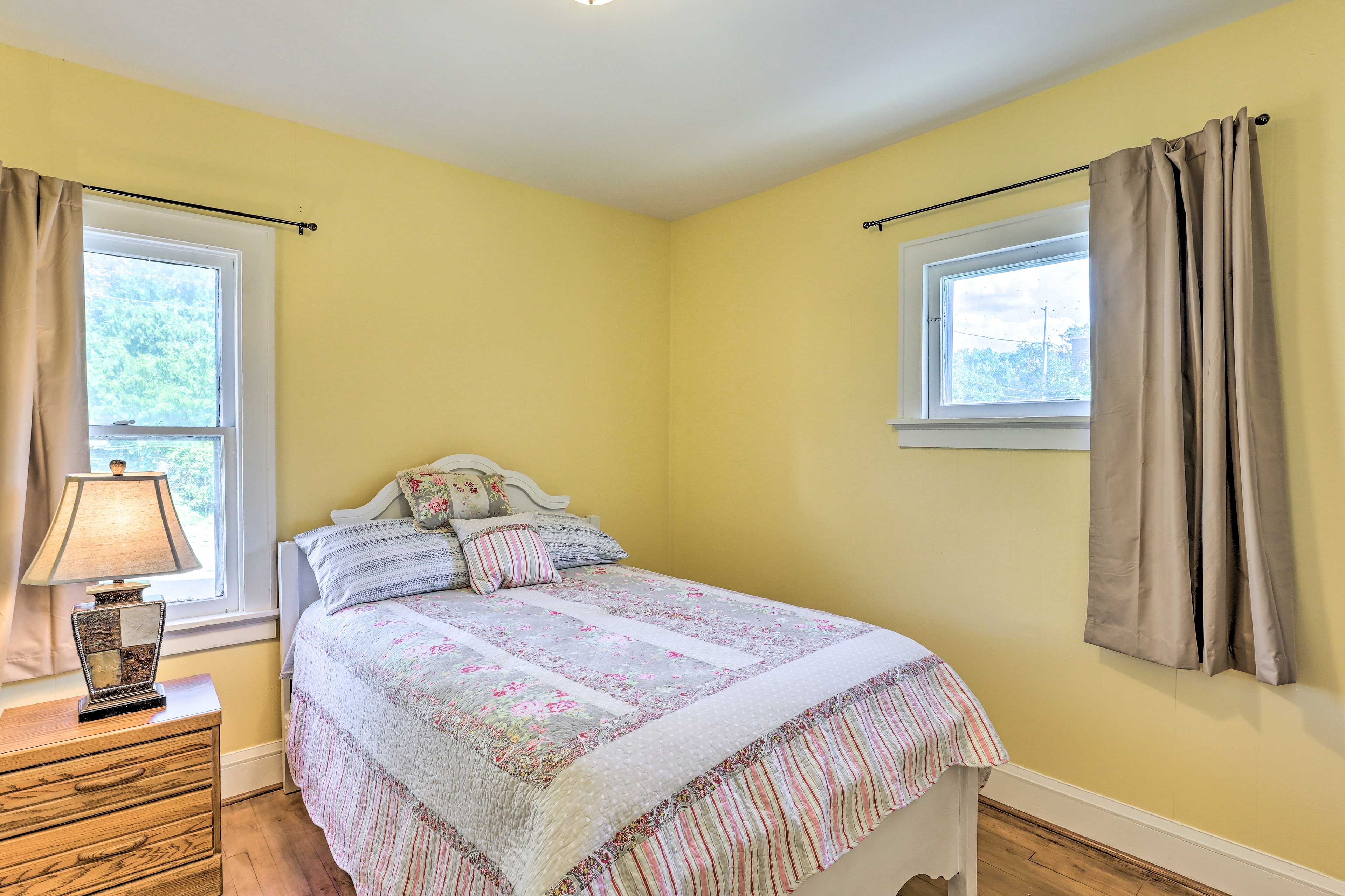 Bedroom 2 | Main Level | Queen Bed