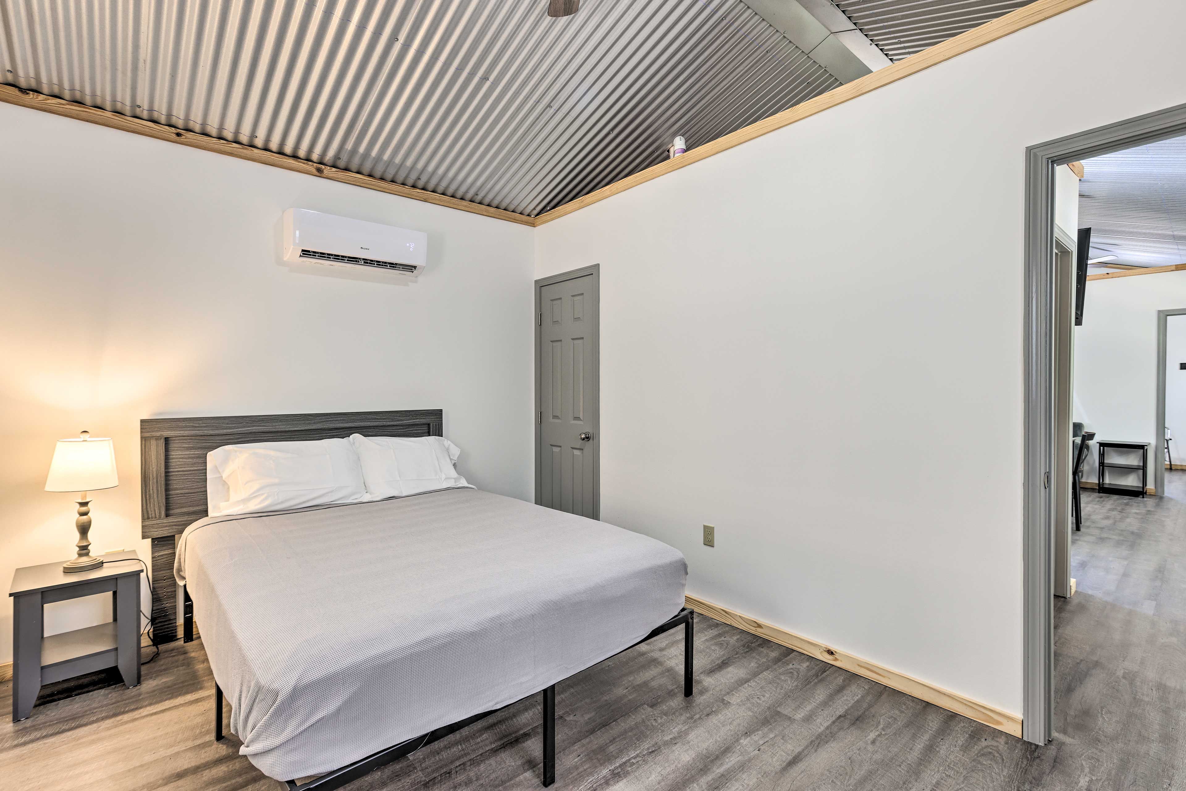Bedroom | Free WiFi