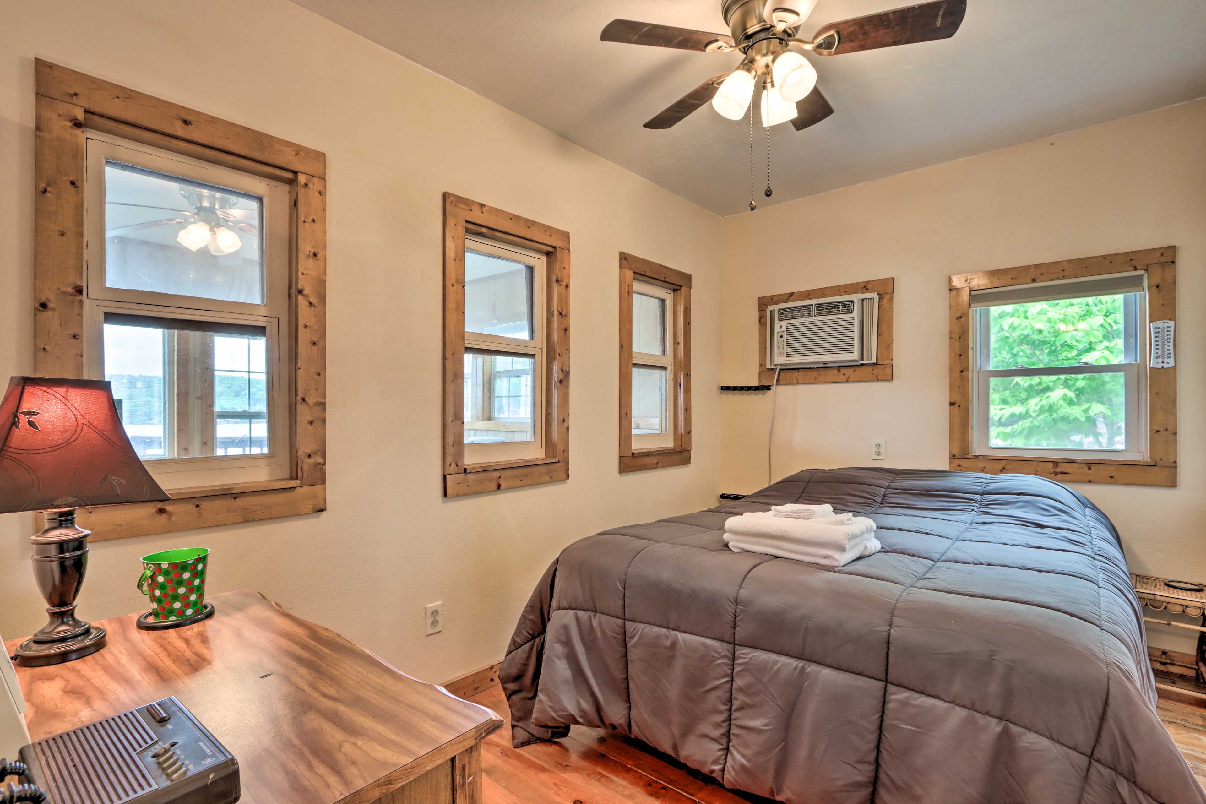 Studio | Full Bed | Linen Provided