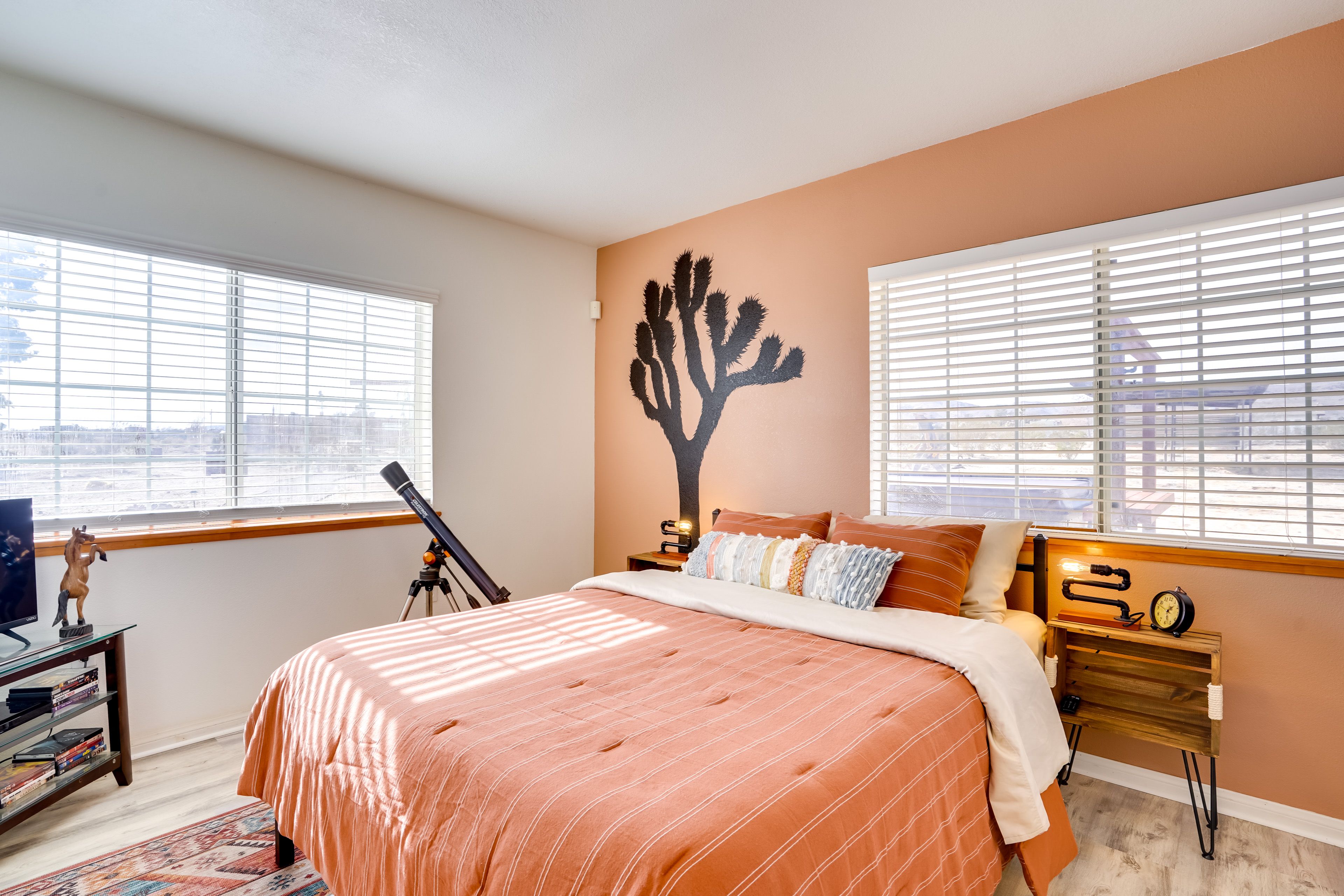 Bedroom 1 | Queen Bed | Smart TV | Laptop-Friendly Workspace