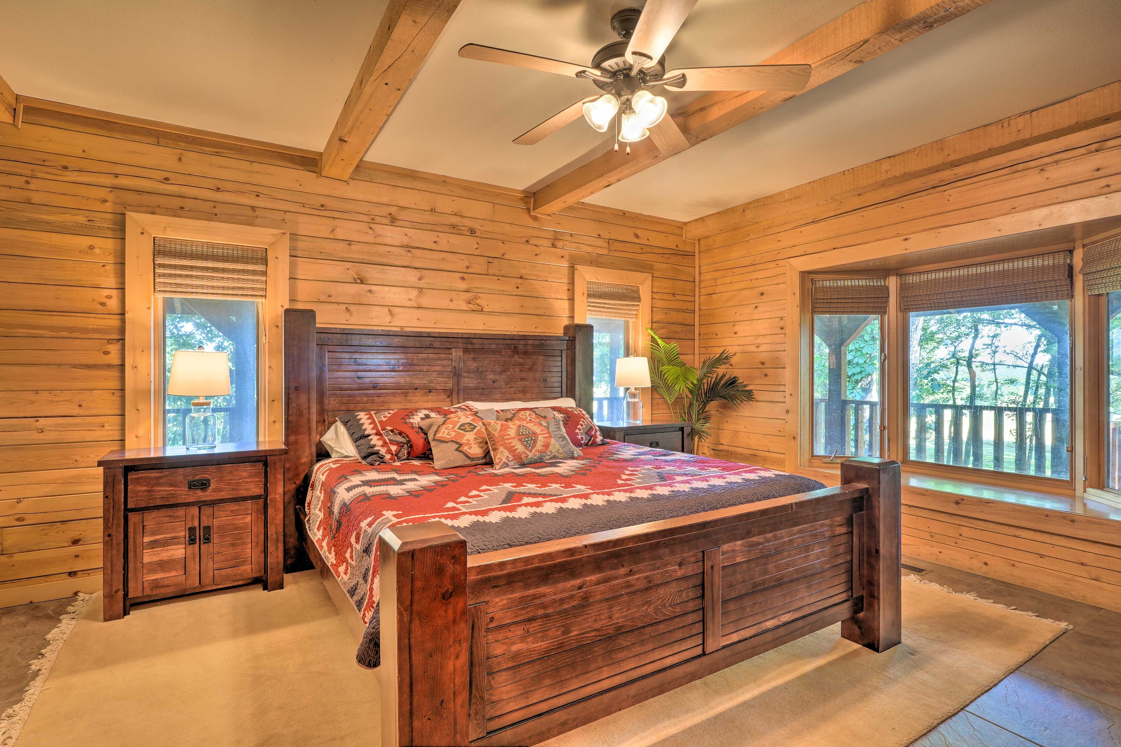 Bedroom 1 | King Bed | En-Suite Bathroom | 1st Floor
