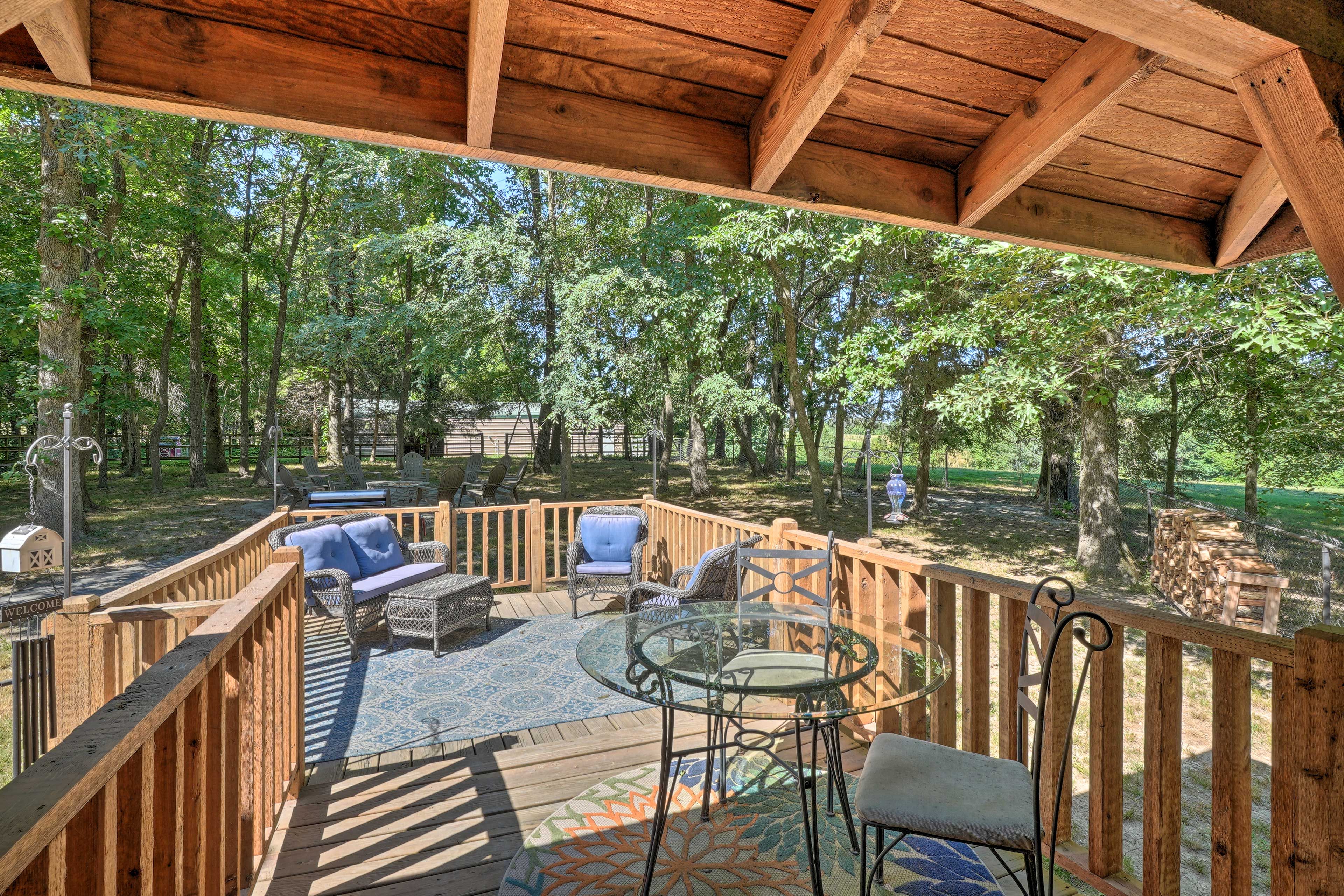 Wraparound Deck | Gas Grill | Outdoor Dining