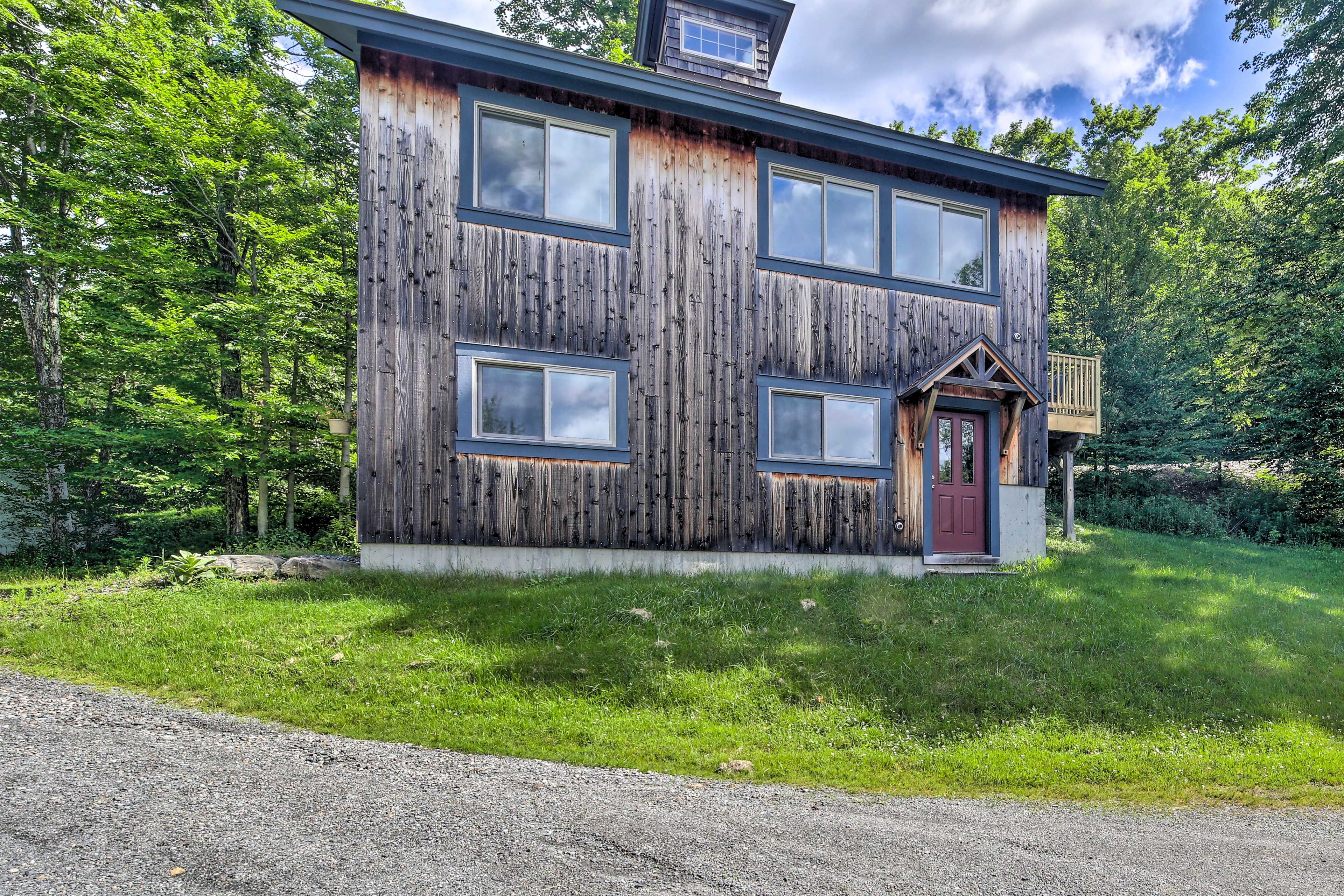 Property Exterior | Top-Floor Apartment