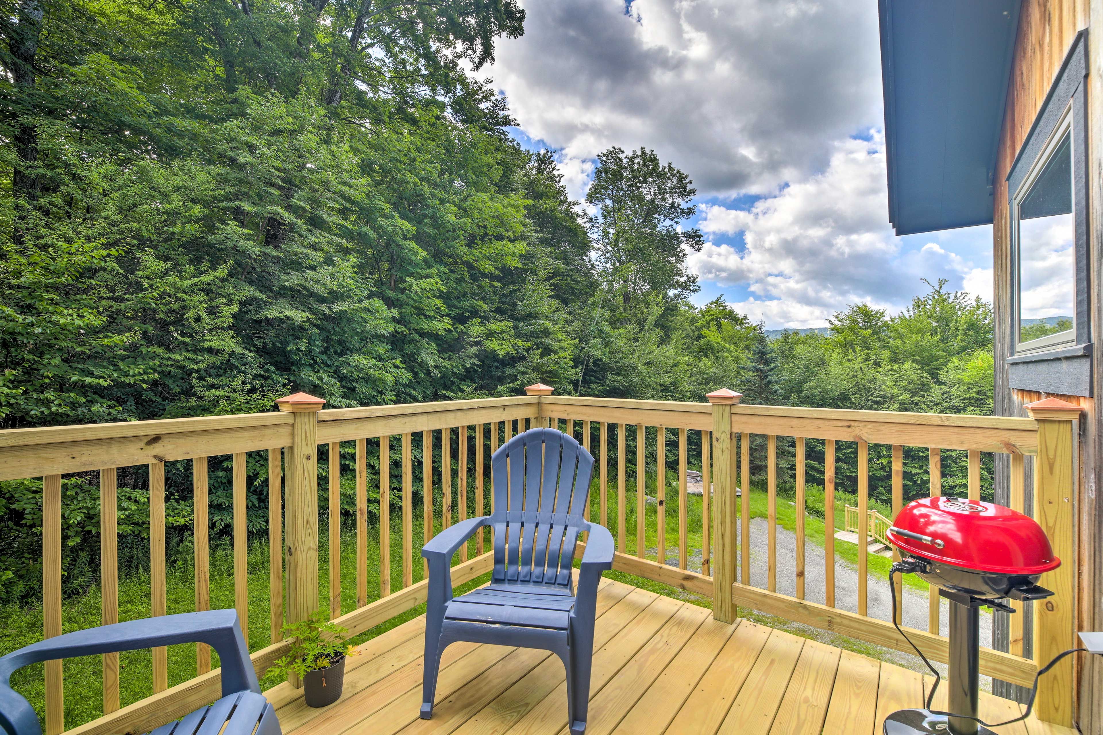 Private Deck | BBQ Grill