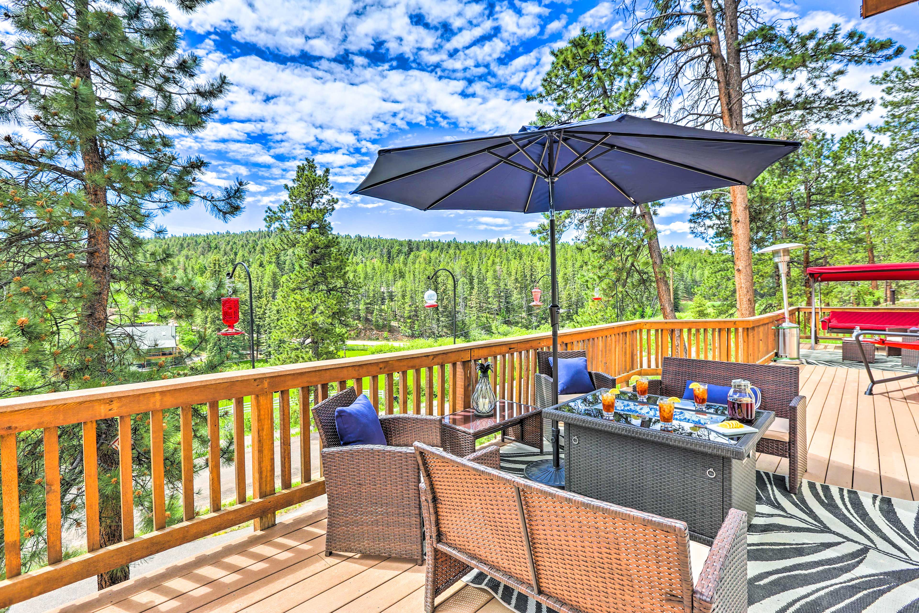 Furnished Deck | Gas & Charcoal Grill | Fire Pit