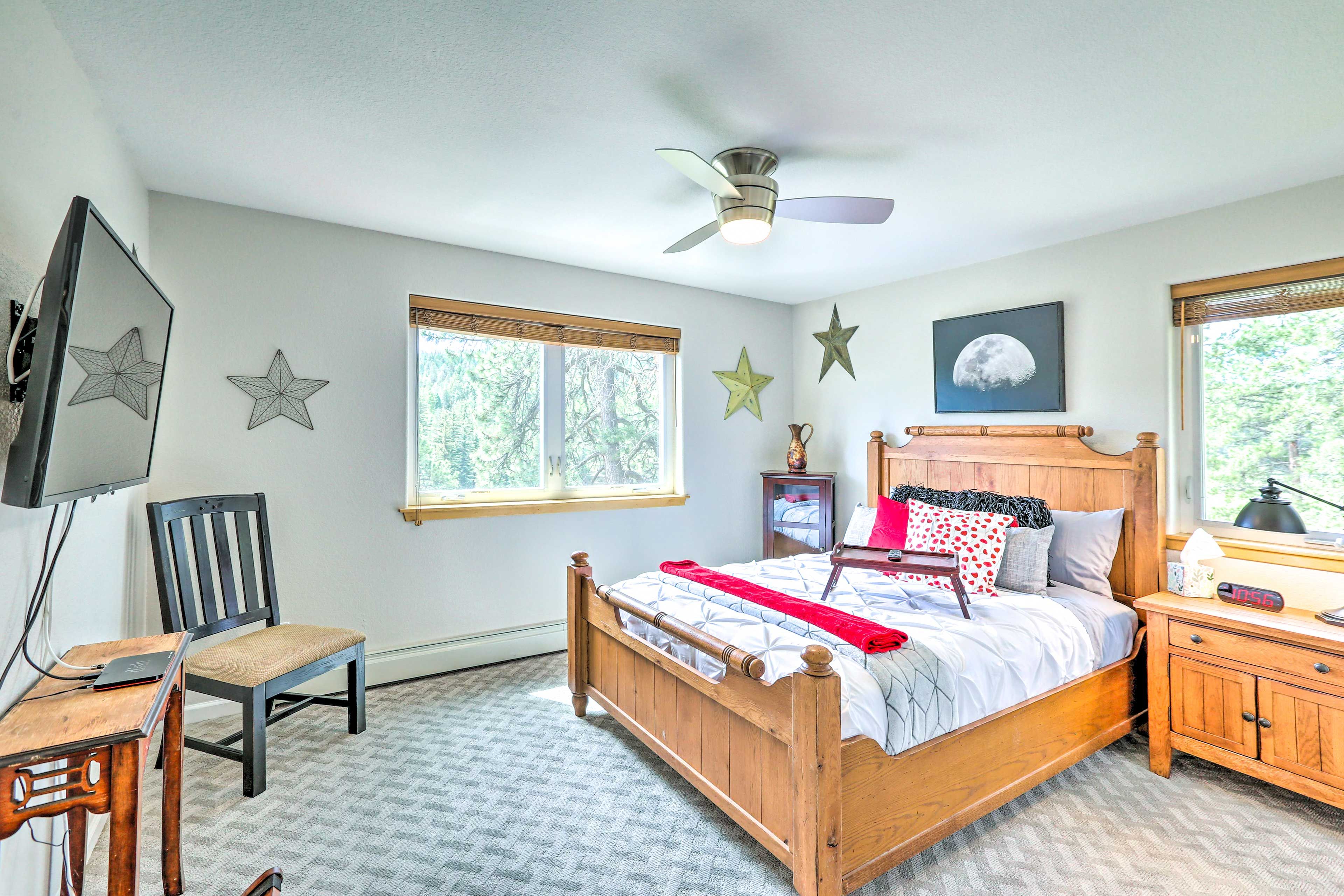 Bedroom 3 | Queen Bed