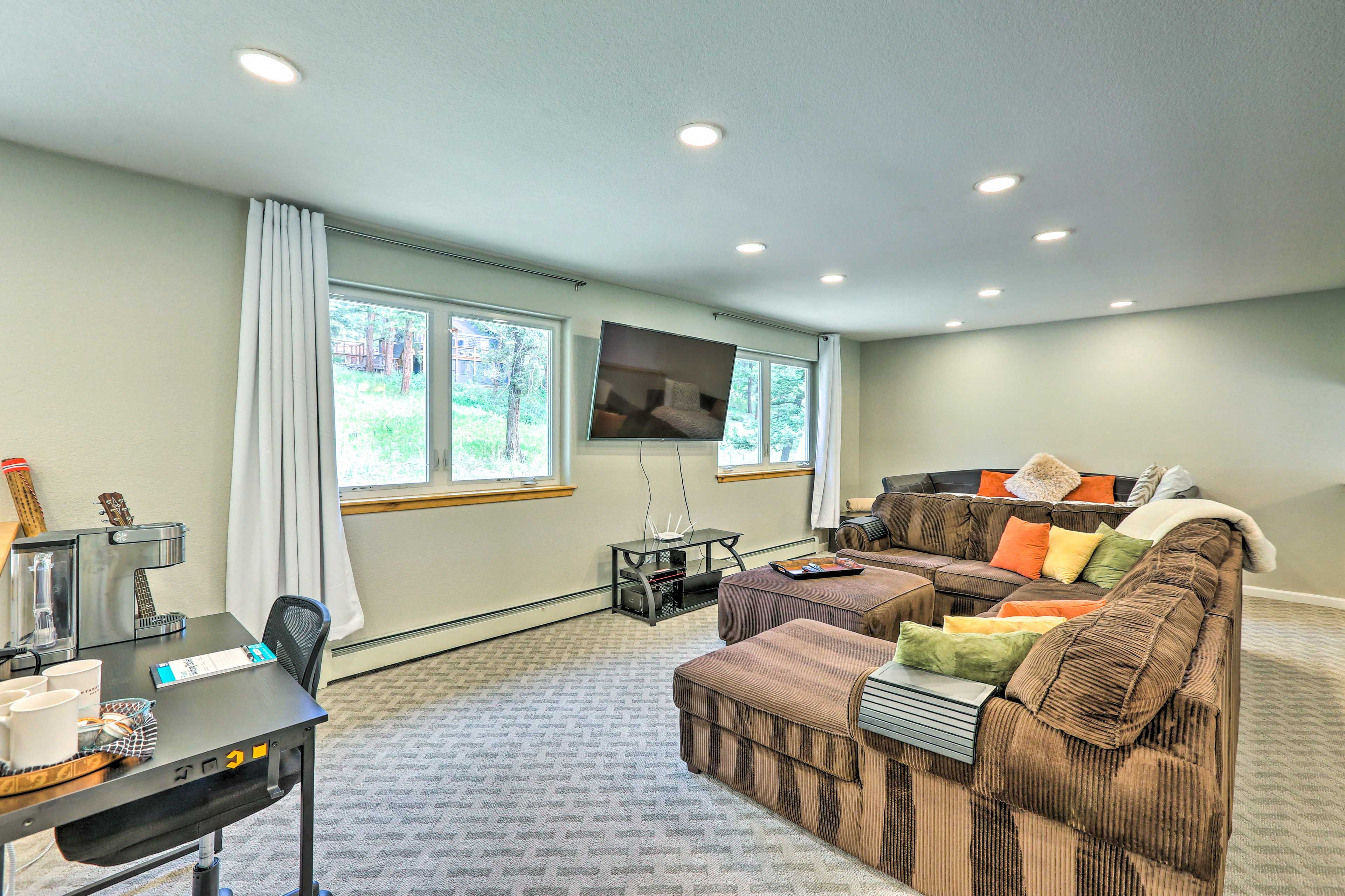 Loft | Full Daybed | Office Area