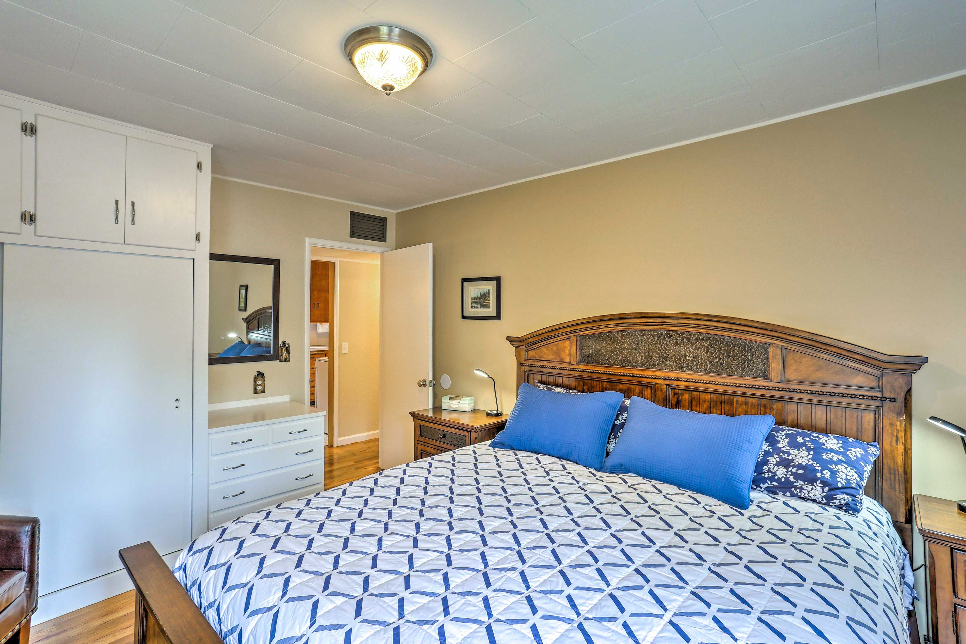 Bedroom 2 | California King Bed | No Steps to Access | Linens Provided