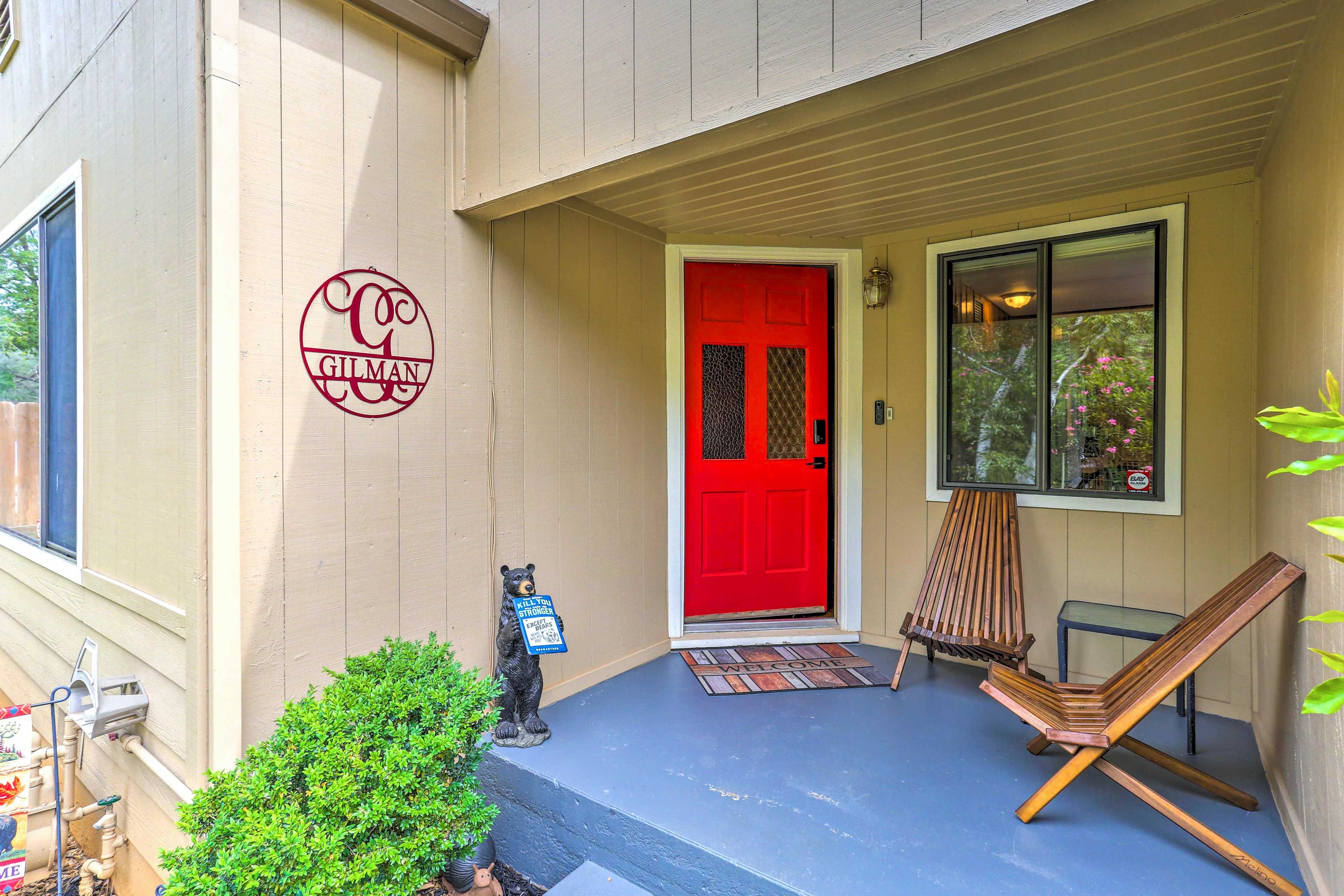 Front Door Patio | Self Check-In | Steps Required to Access