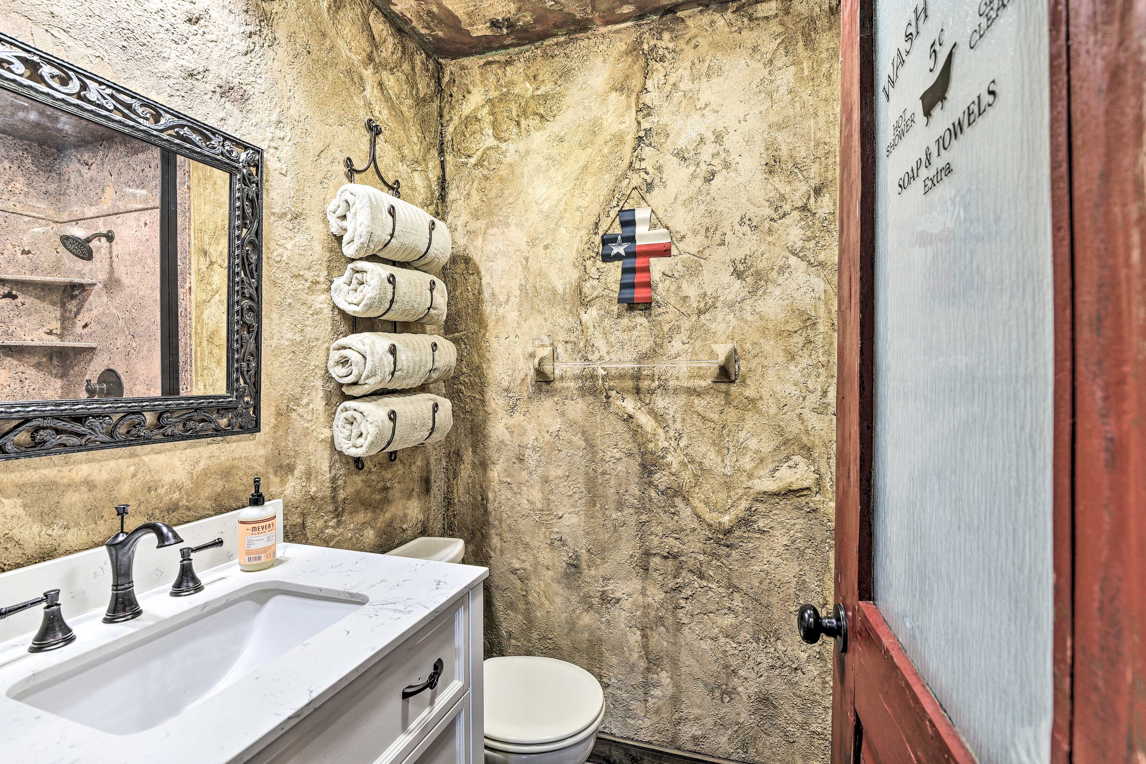 Full Bathroom | Main House | 1st Floor | Complimentary Toiletries