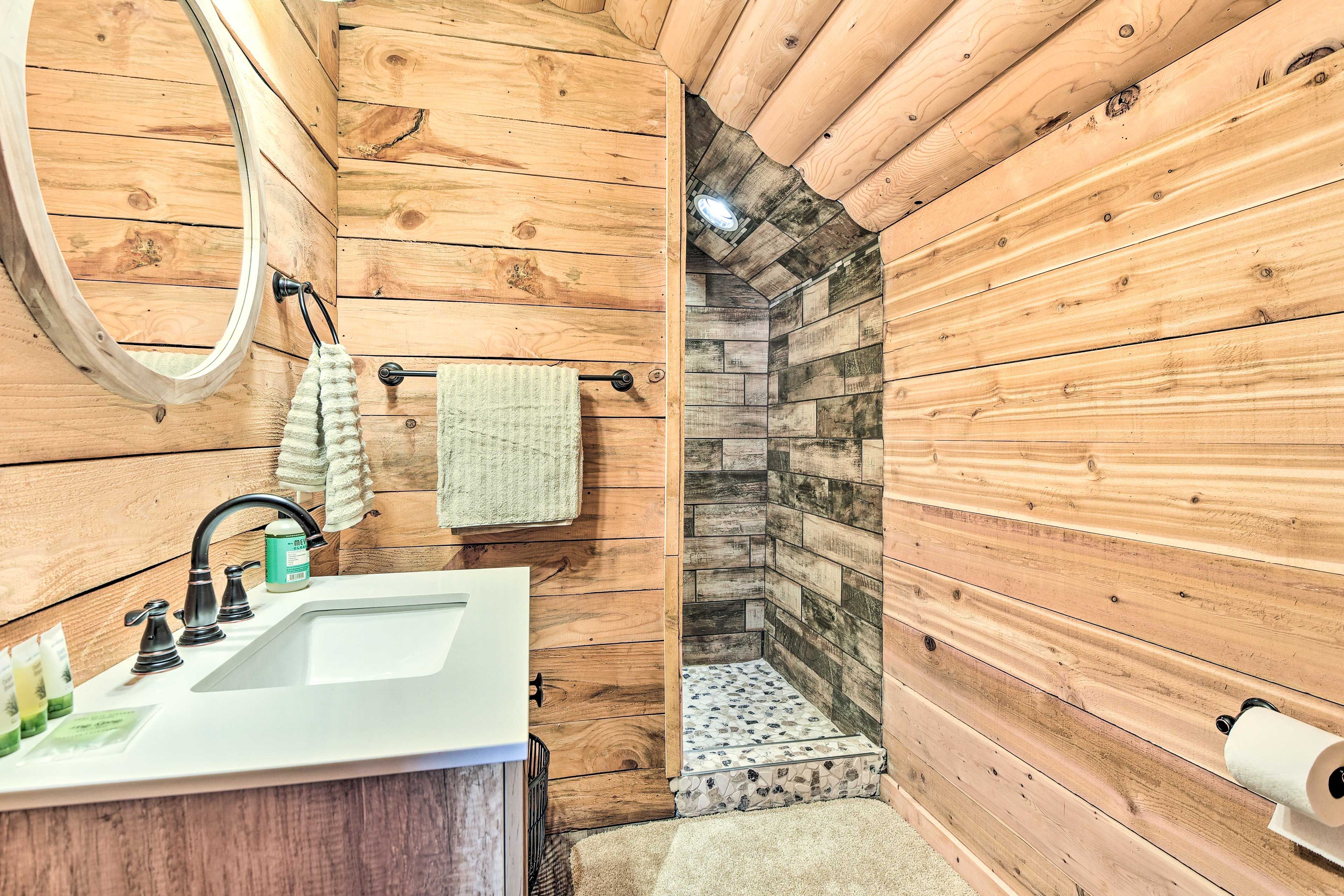 Full Bathroom | Guest House | 2nd Floor