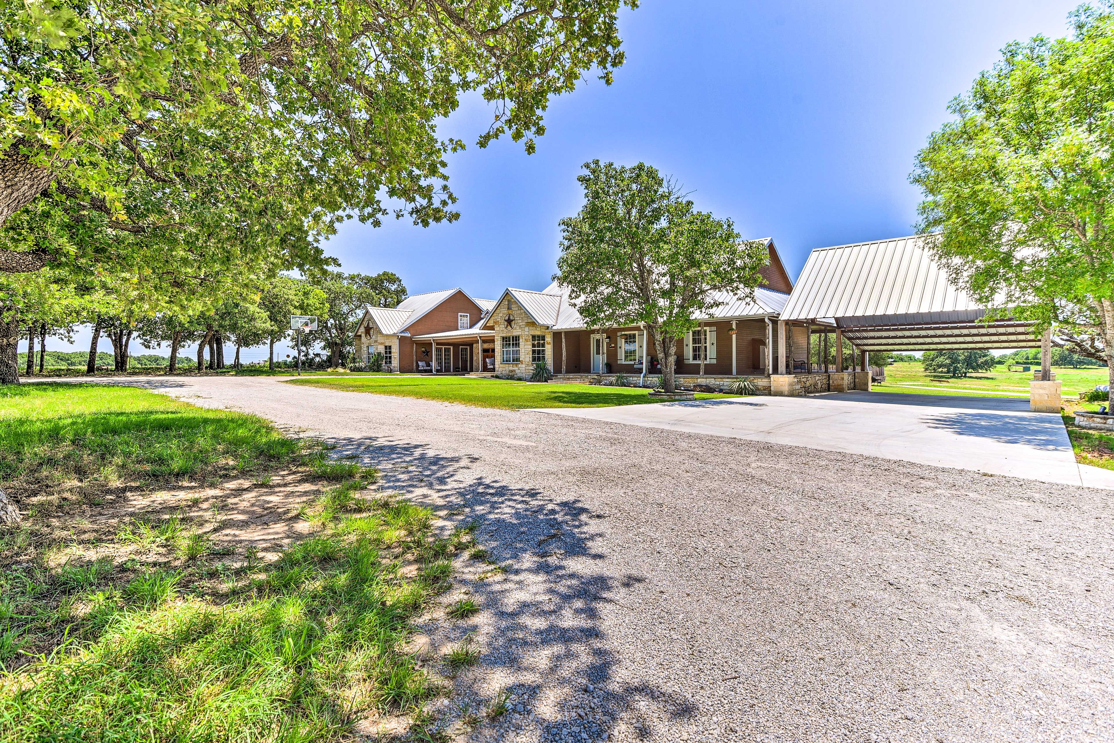 Parking | Driveway (8 Vehicles) | Carport (2 Vehicles)