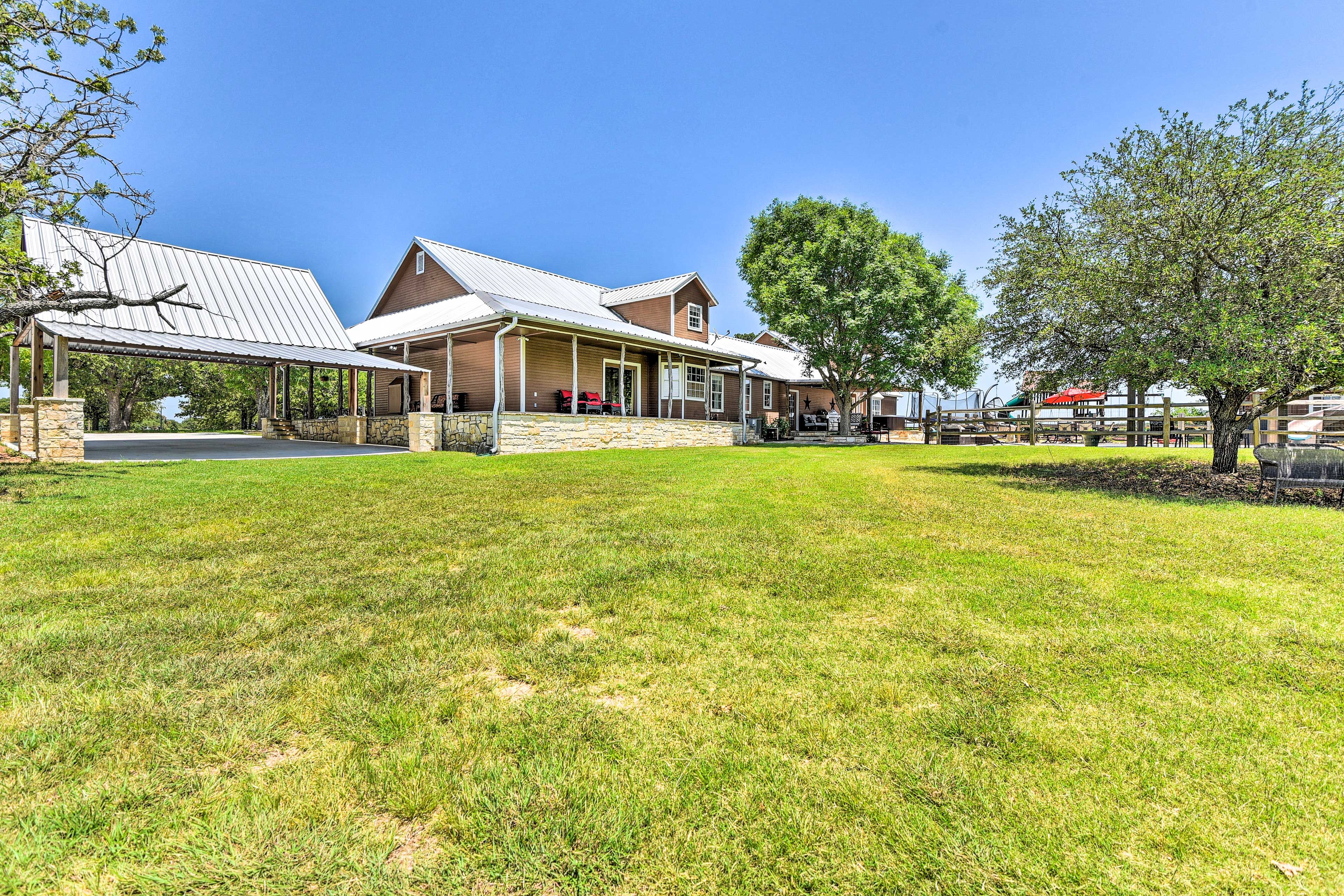 Property Exterior | 8 Exterior Security Cameras (Facing Out)