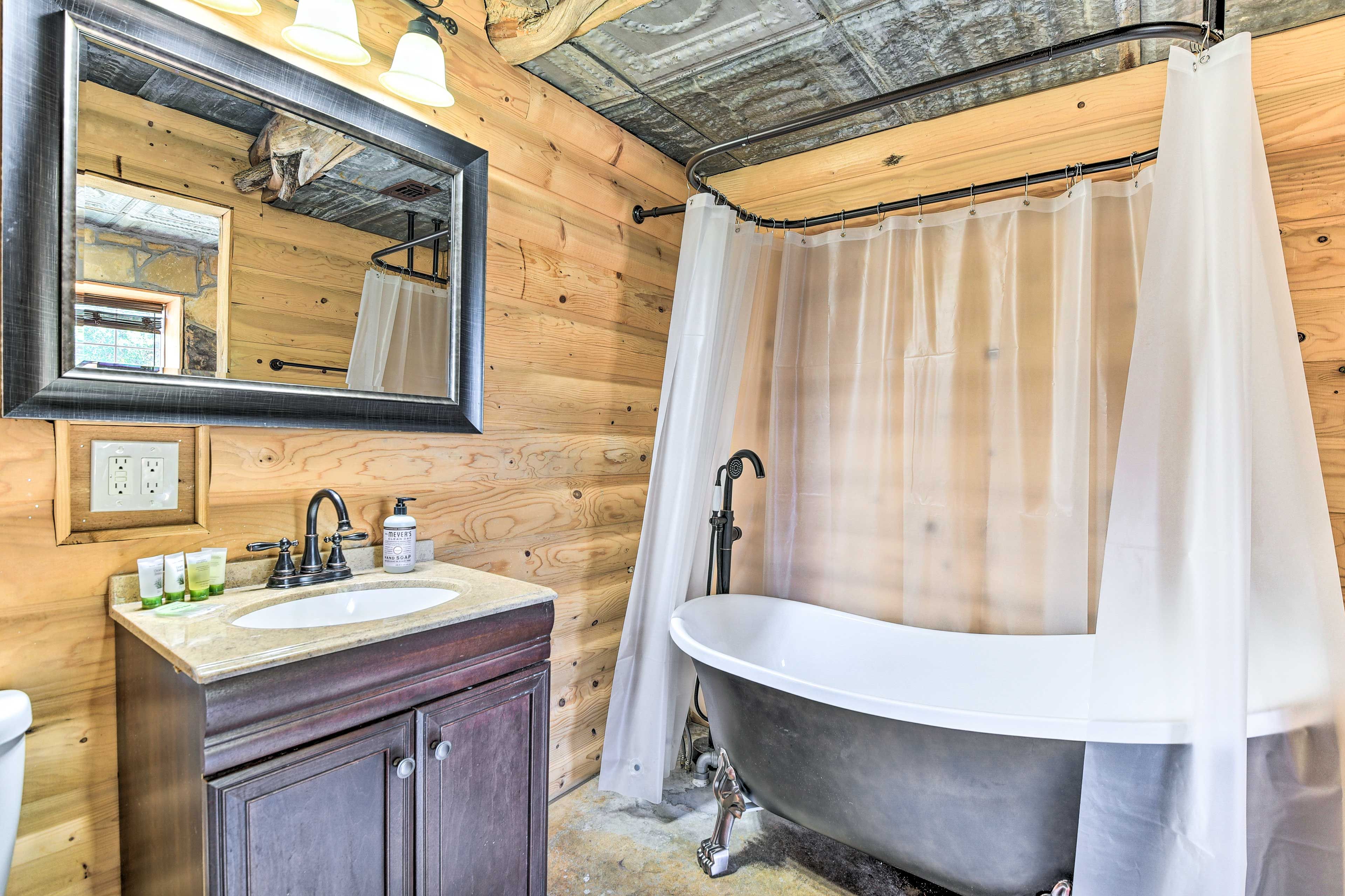 En-Suite Bathroom | Guest House | 1st Floor