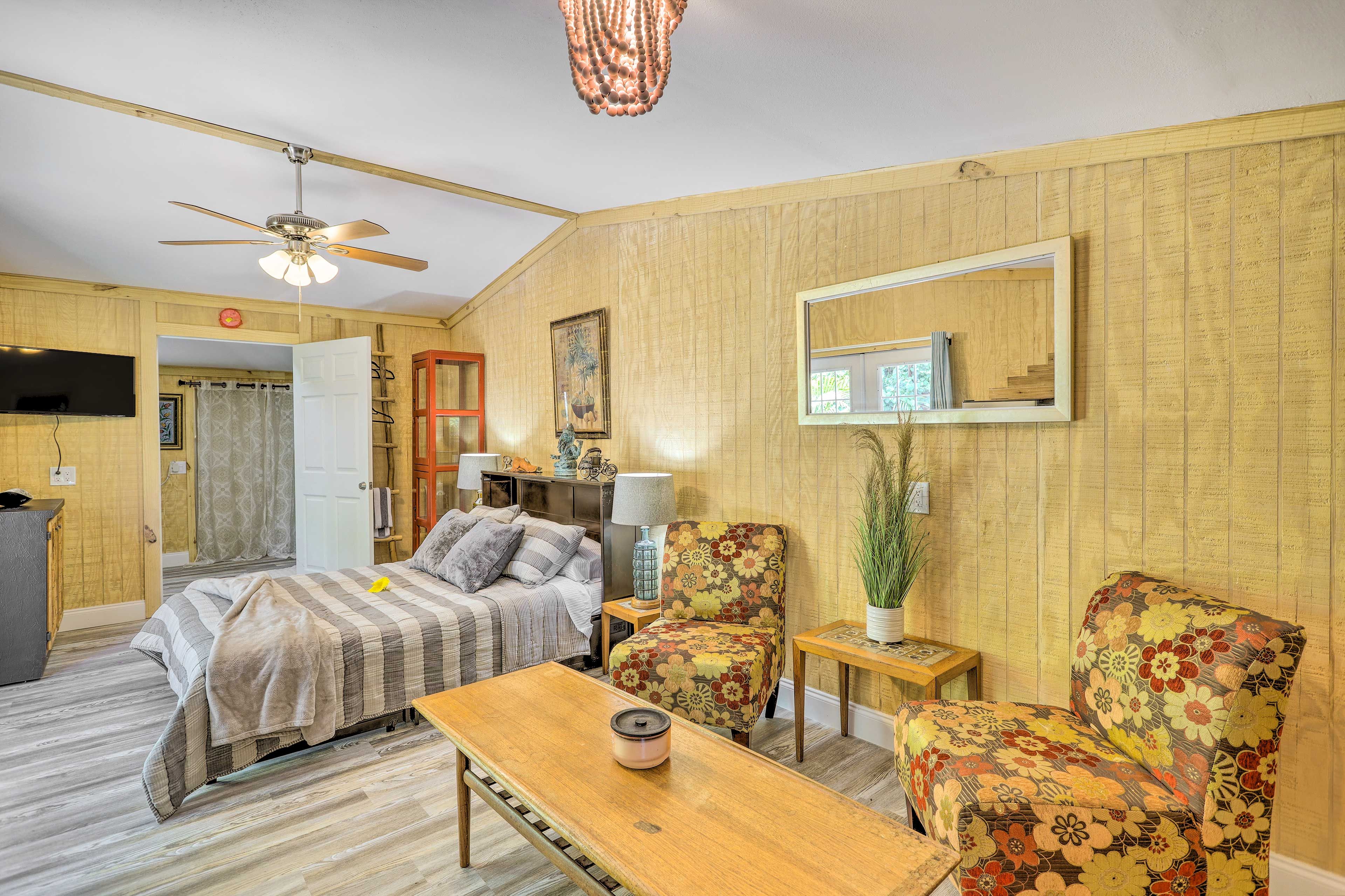 Merritt Island Vacation Rental | Studio | 1BA | 1 Step to Access | 800 Sq Ft
