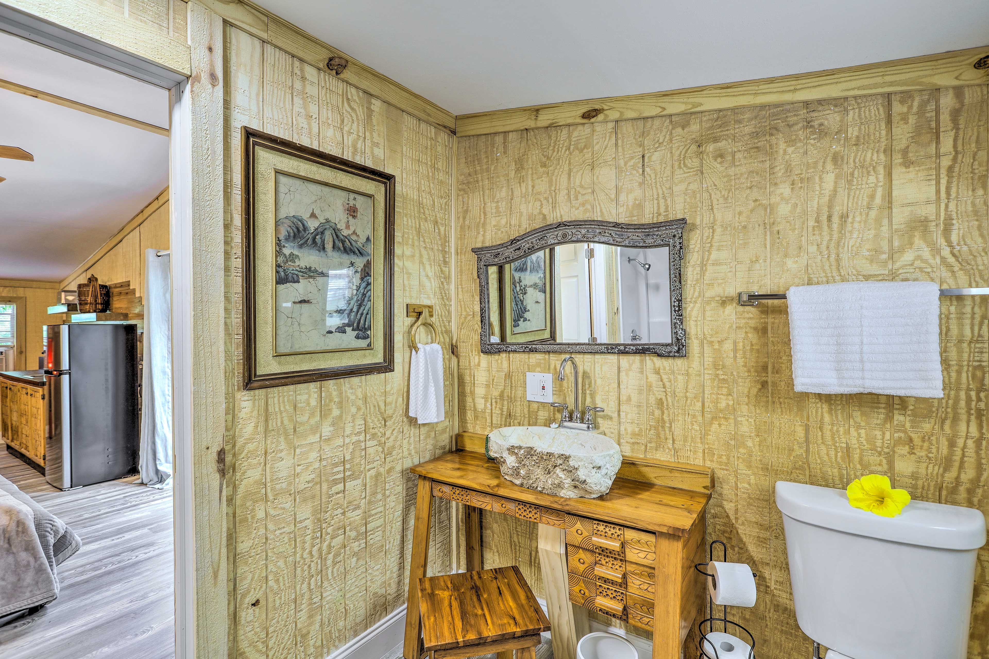 Full Bathroom | Complimentary Toiletries | Hair Dryer | Towels Provided