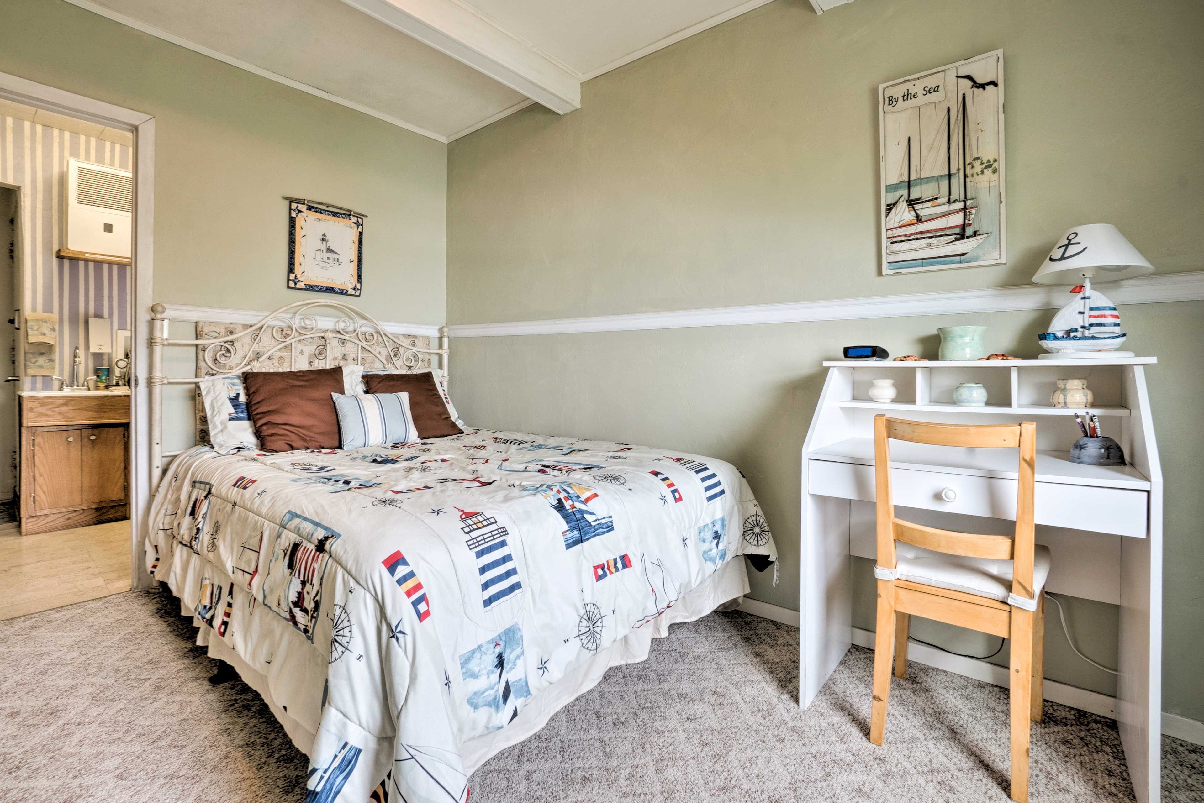 Bedroom 3 | Queen Bed | WFH Desk | Additional Sleeping | Pack 'n Play