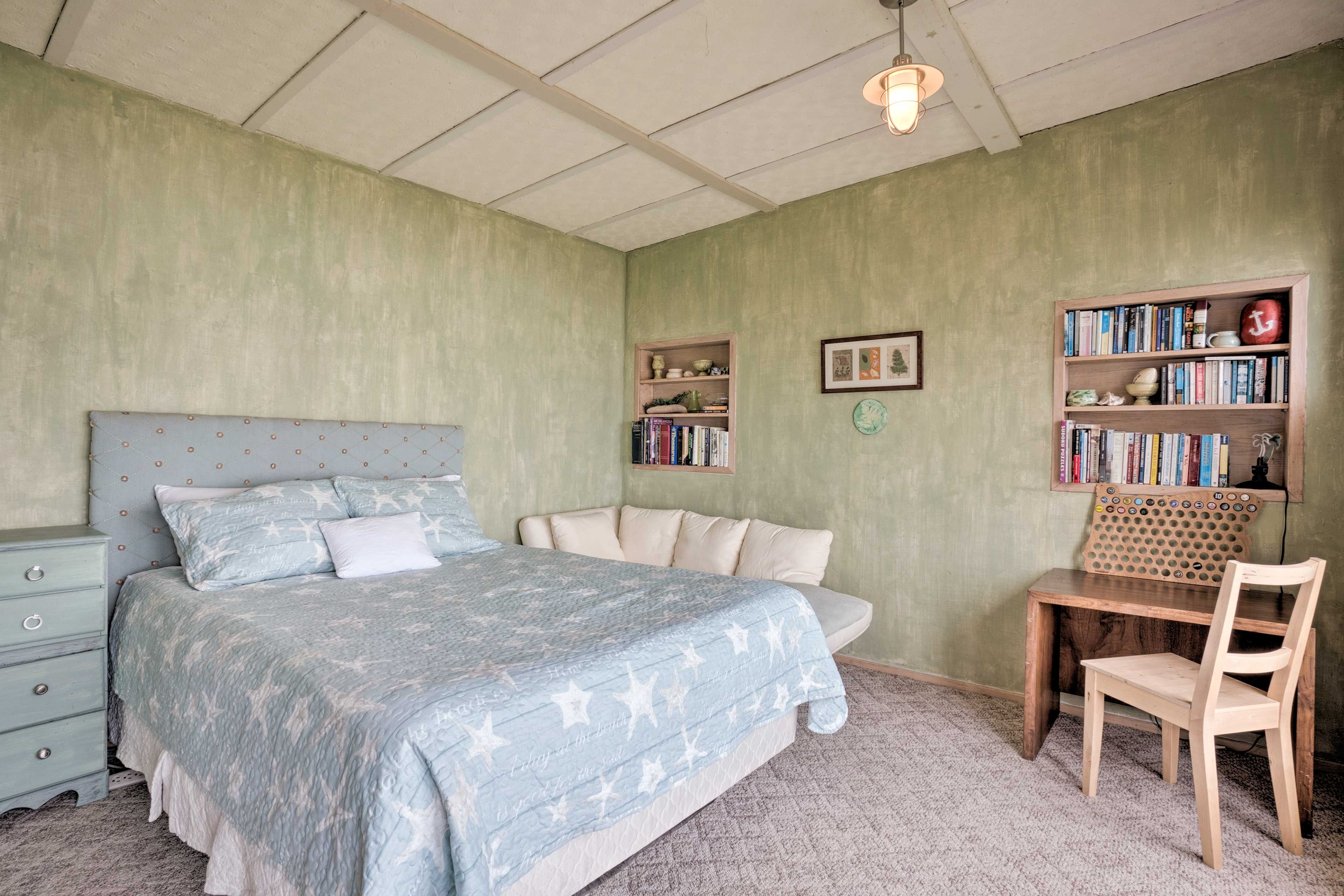 Bedroom 2 | Queen Bed | Linens & Towels | WFH Desk