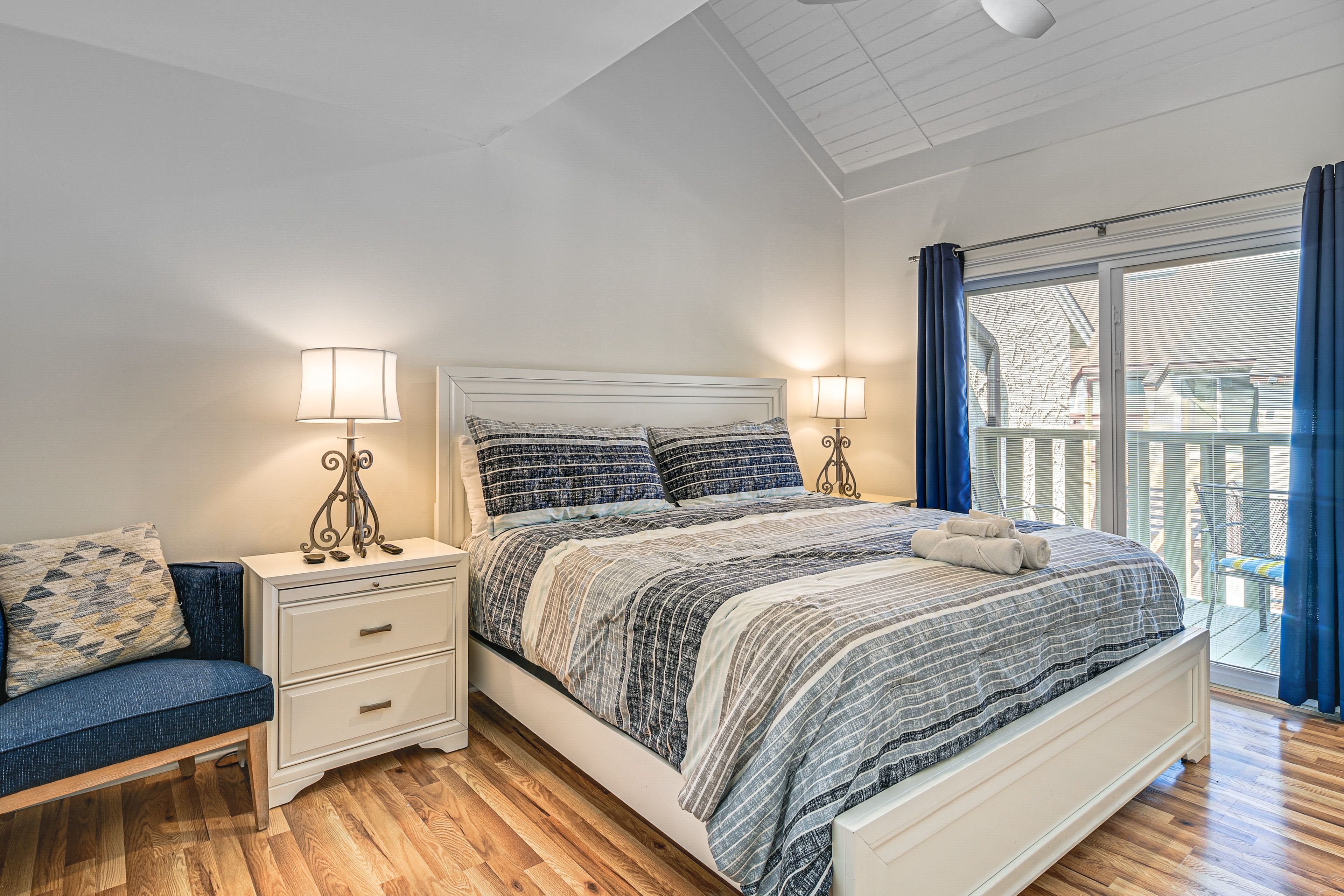 Bedroom 1 | King Bed | 1st Level