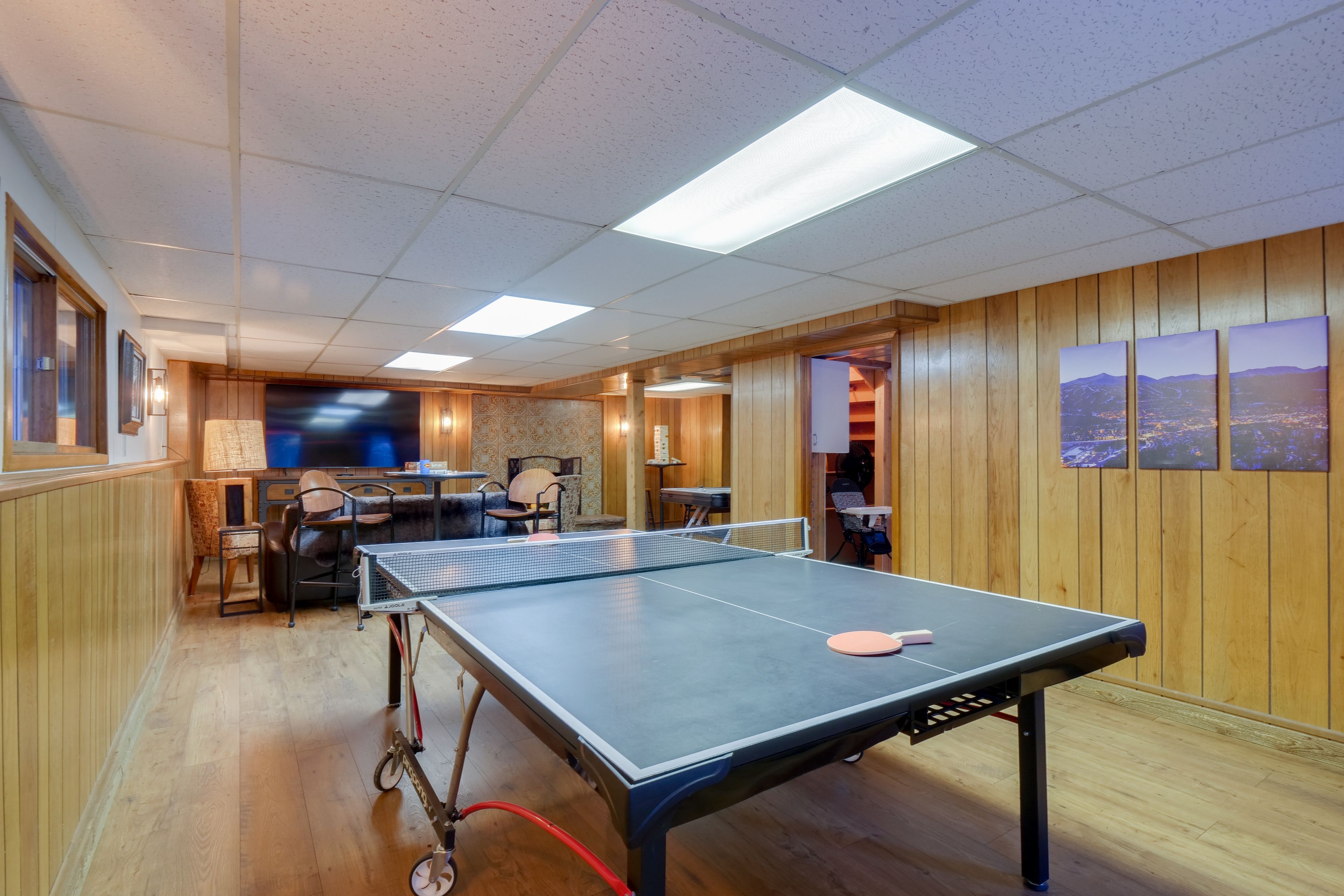 Basement | Board Games & Books | Ping Pong | Giant Jenga