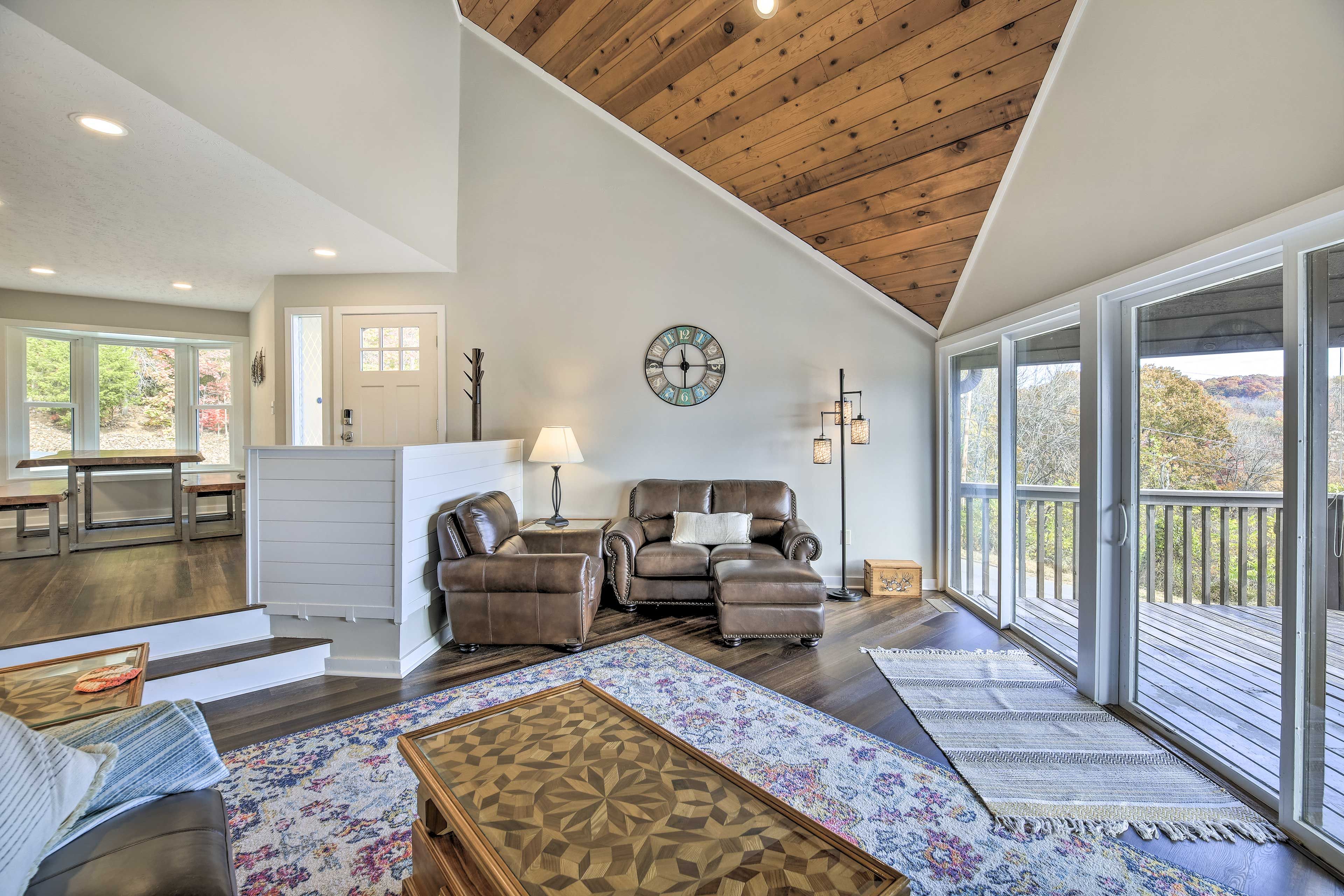 Living Room | Central A/C | Free WiFi