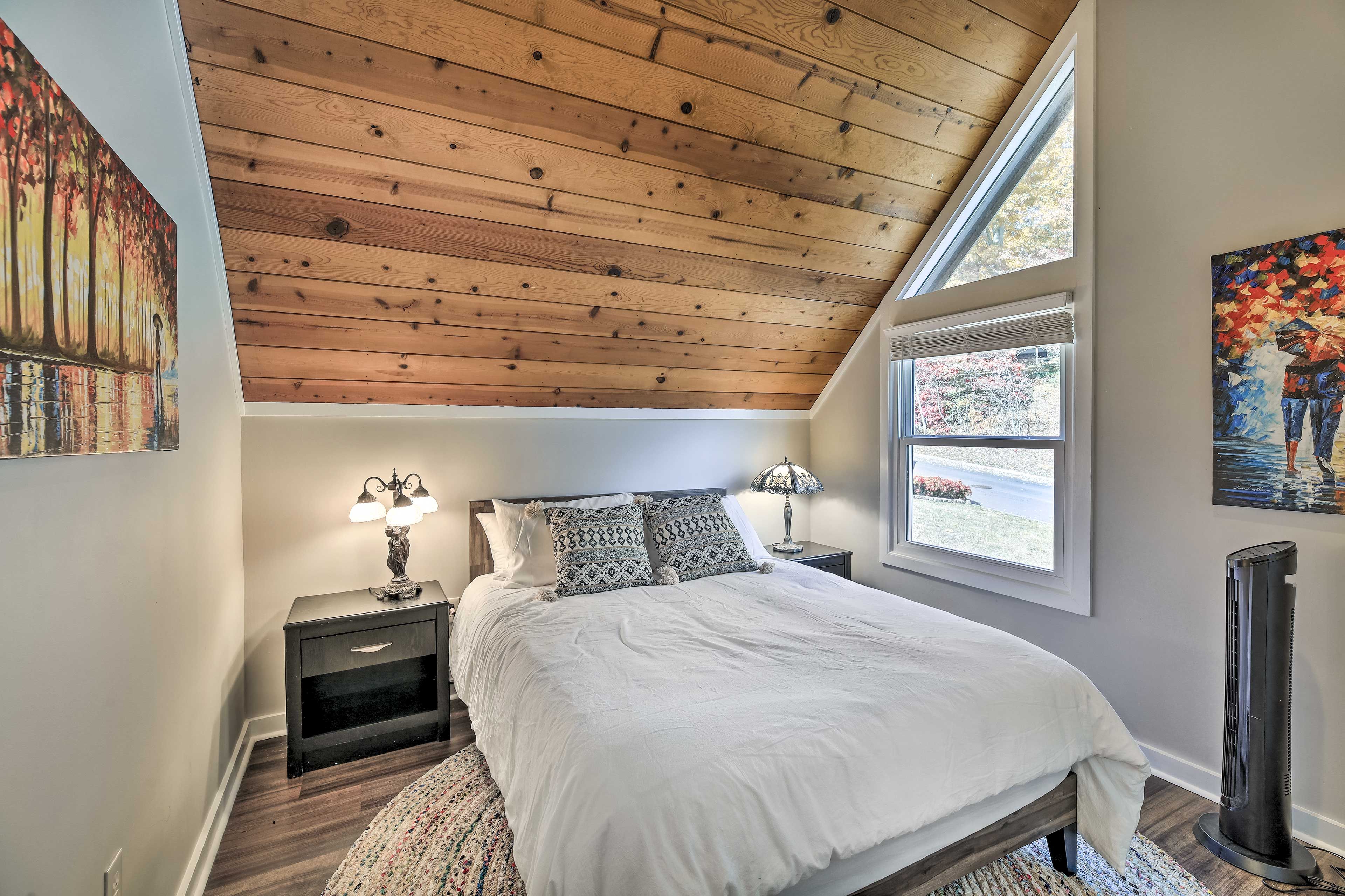 Bedroom 2 | Queen Bed | 2nd Floor