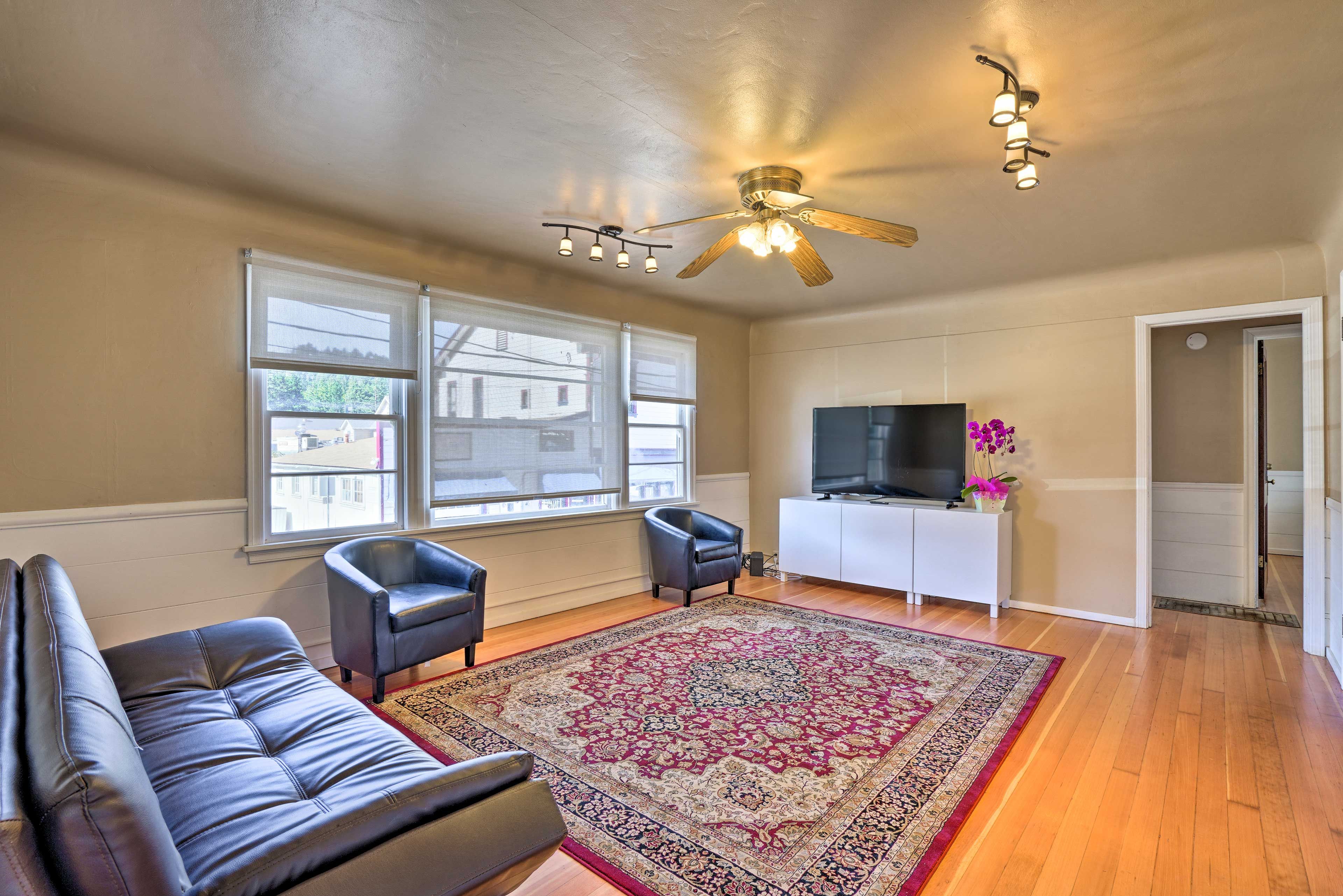 Living Room | Single-Story House | Natural Lighting