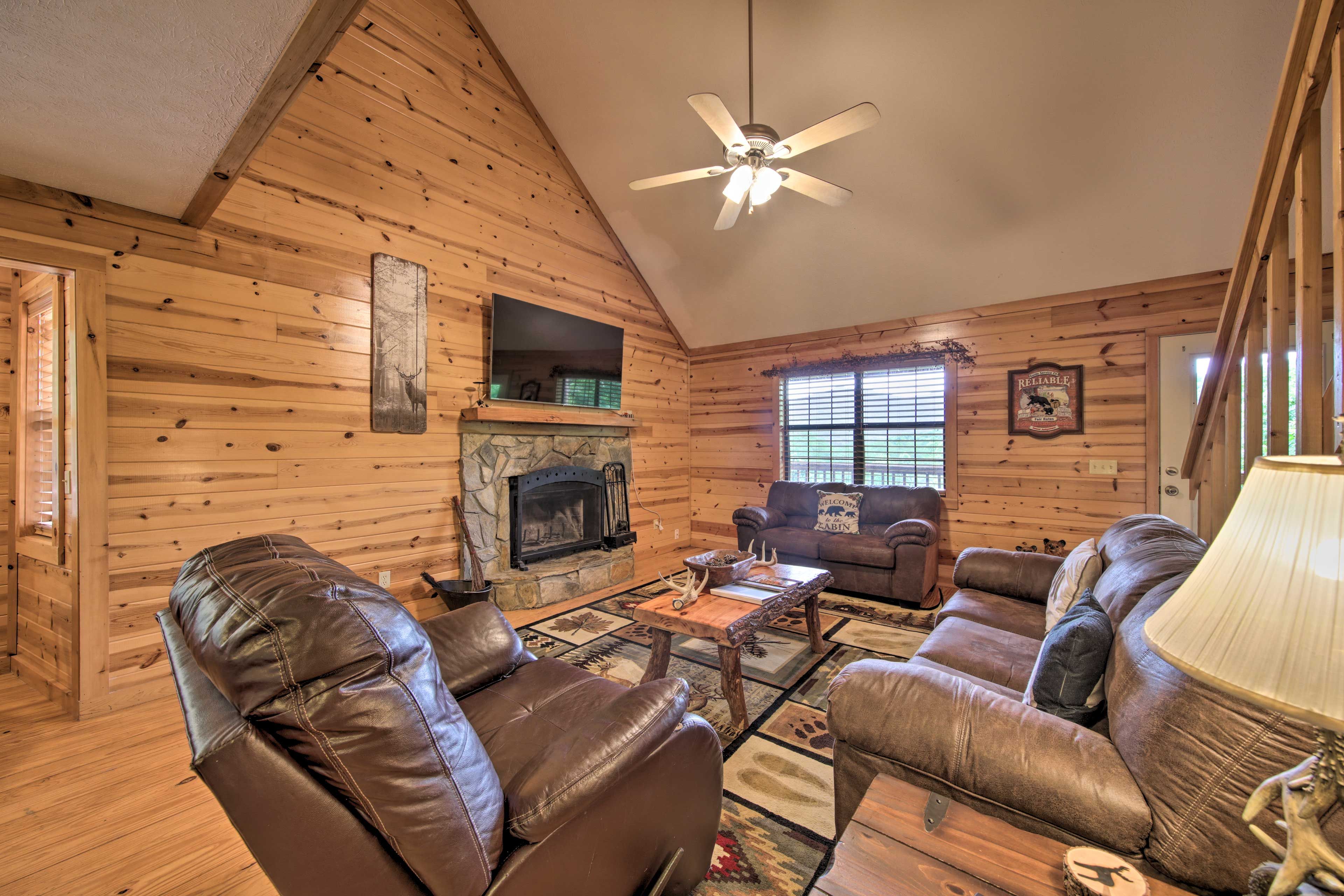 Living Room | 1st Floor | Pack 'n Play | Smart TV w/ Cable