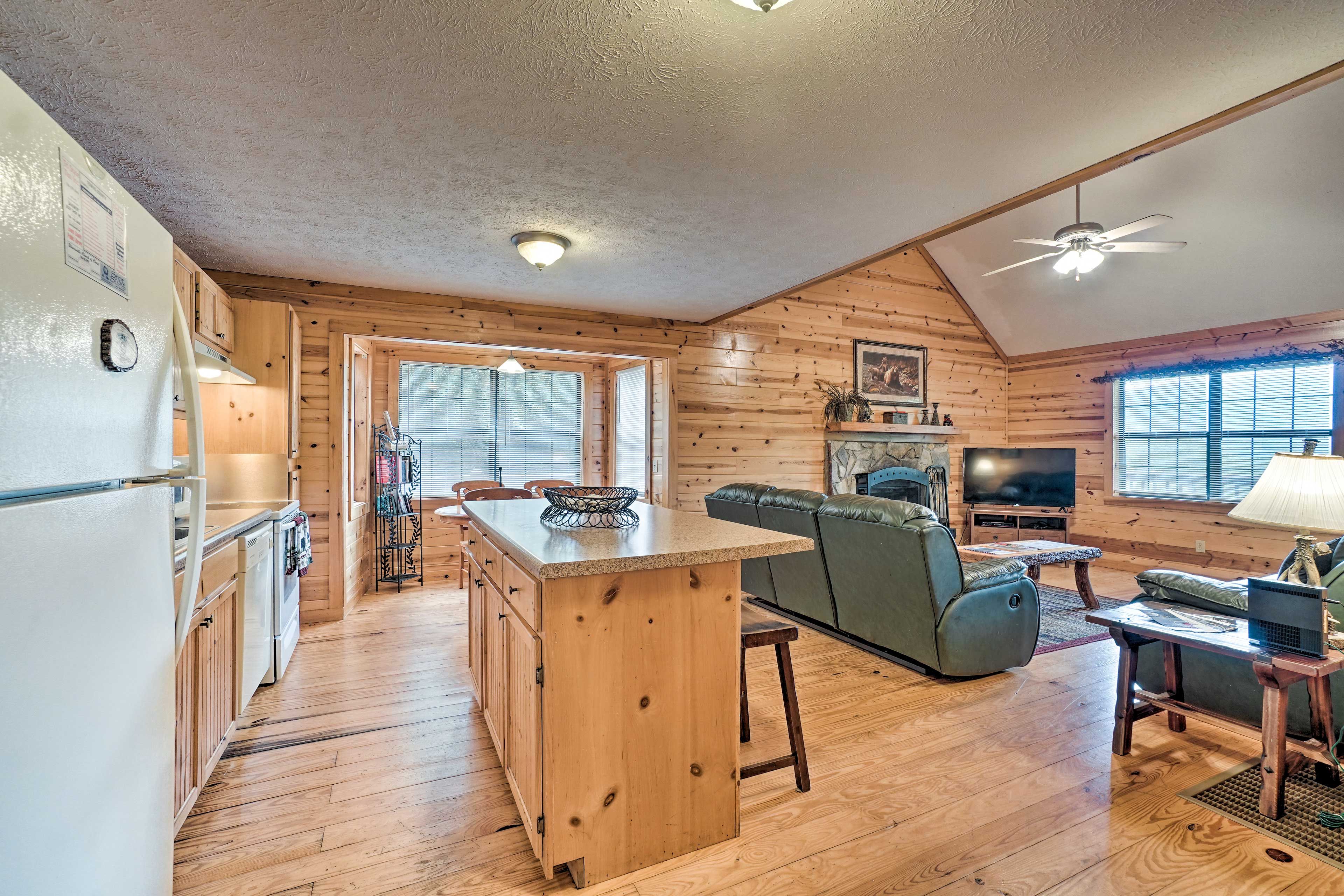 Kitchen | 1st Floor | Cooking Basics | Blender | Crockpot | Toaster
